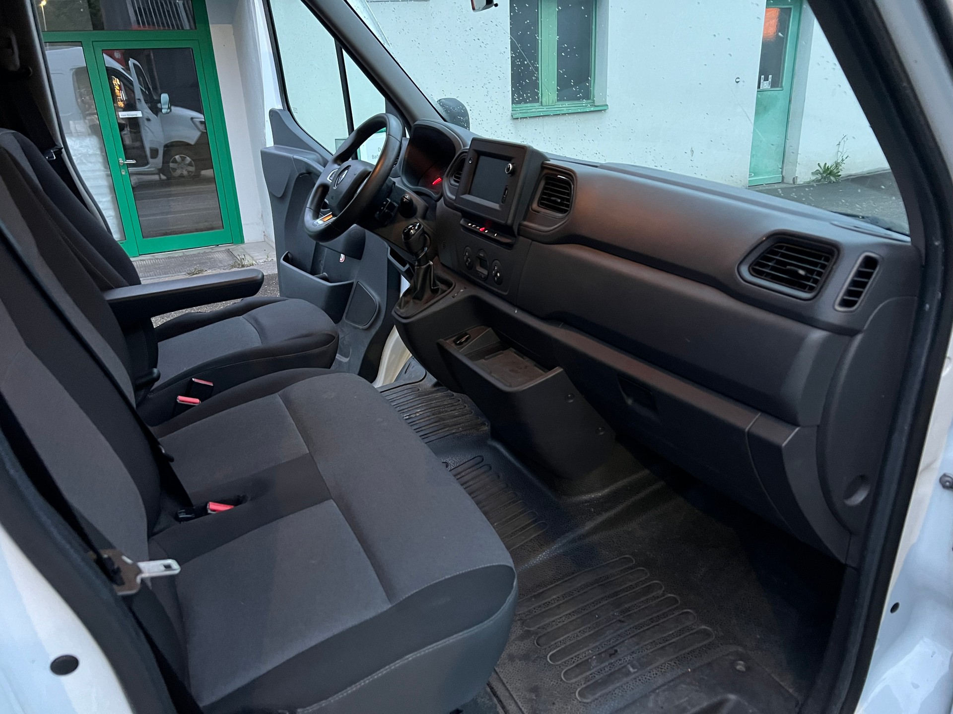 RENAULT Master T35 ENERGY 2.3dCi 150 L2H2-image-7