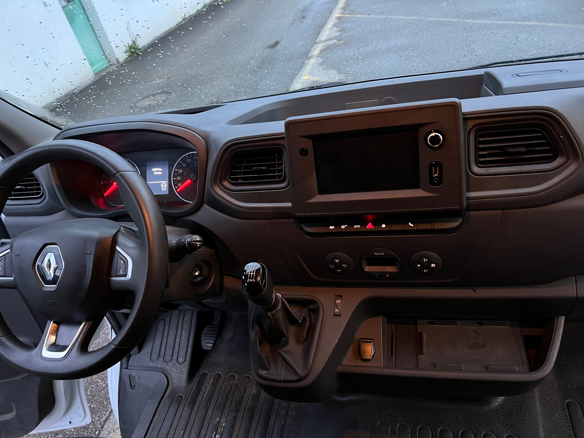 RENAULT Master T35 ENERGY 2.3dCi 150 L2H2-image-6