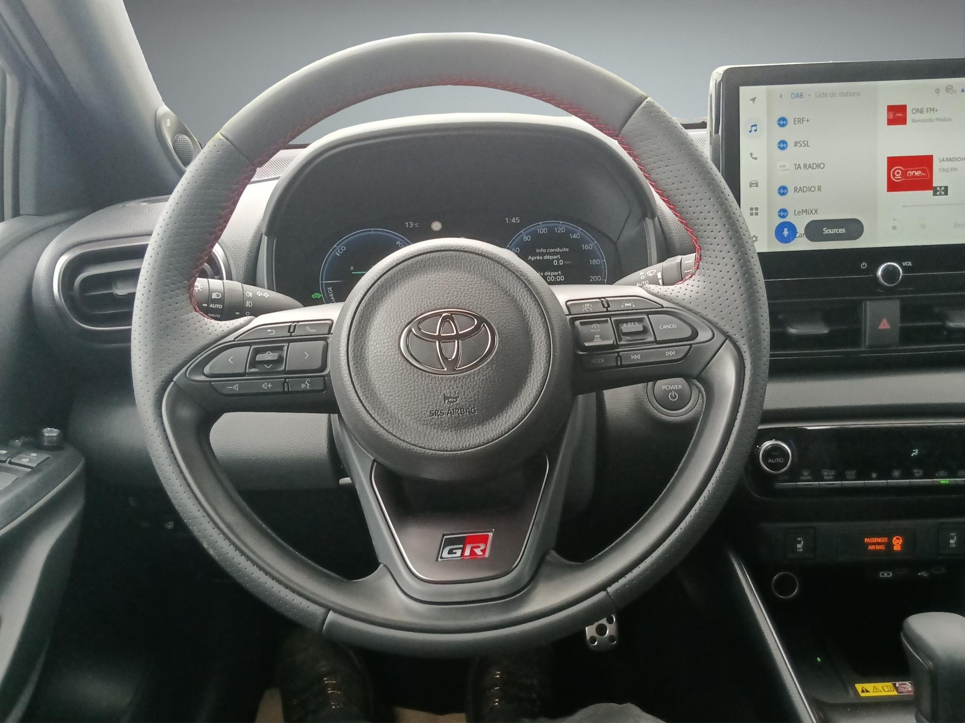 TOYOTA Yaris 1.5 VVT-i HSD GR Sport-image-10
