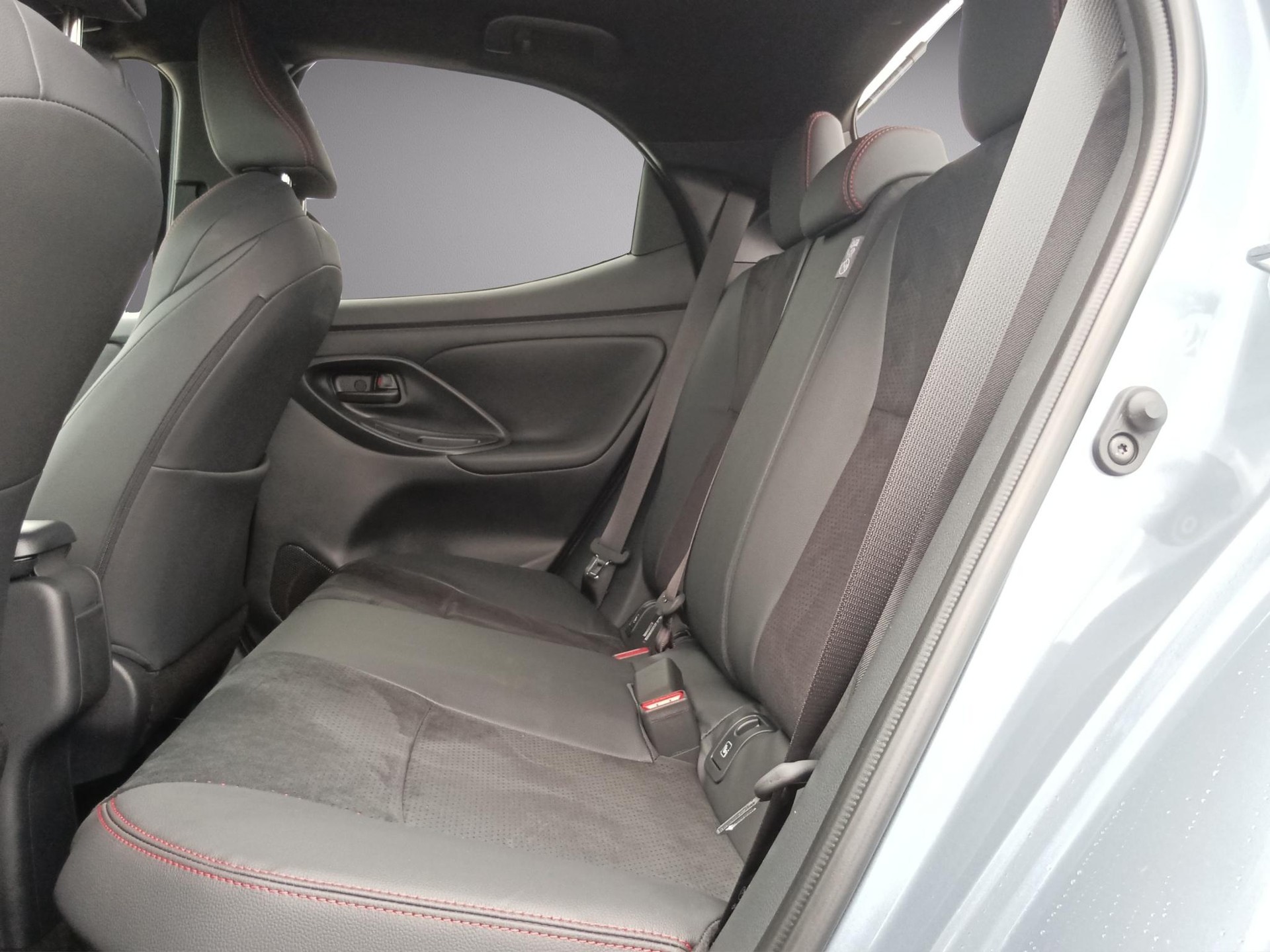 TOYOTA Yaris 1.5 VVT-i HSD GR Sport-image-12