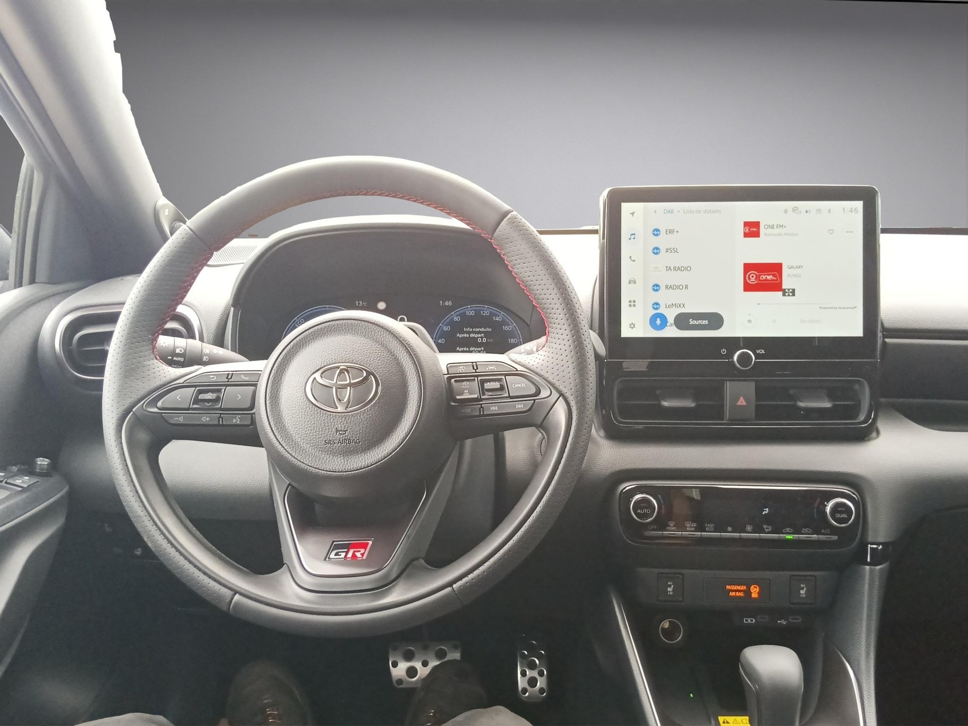 TOYOTA Yaris 1.5 VVT-i HSD GR Sport-image-13