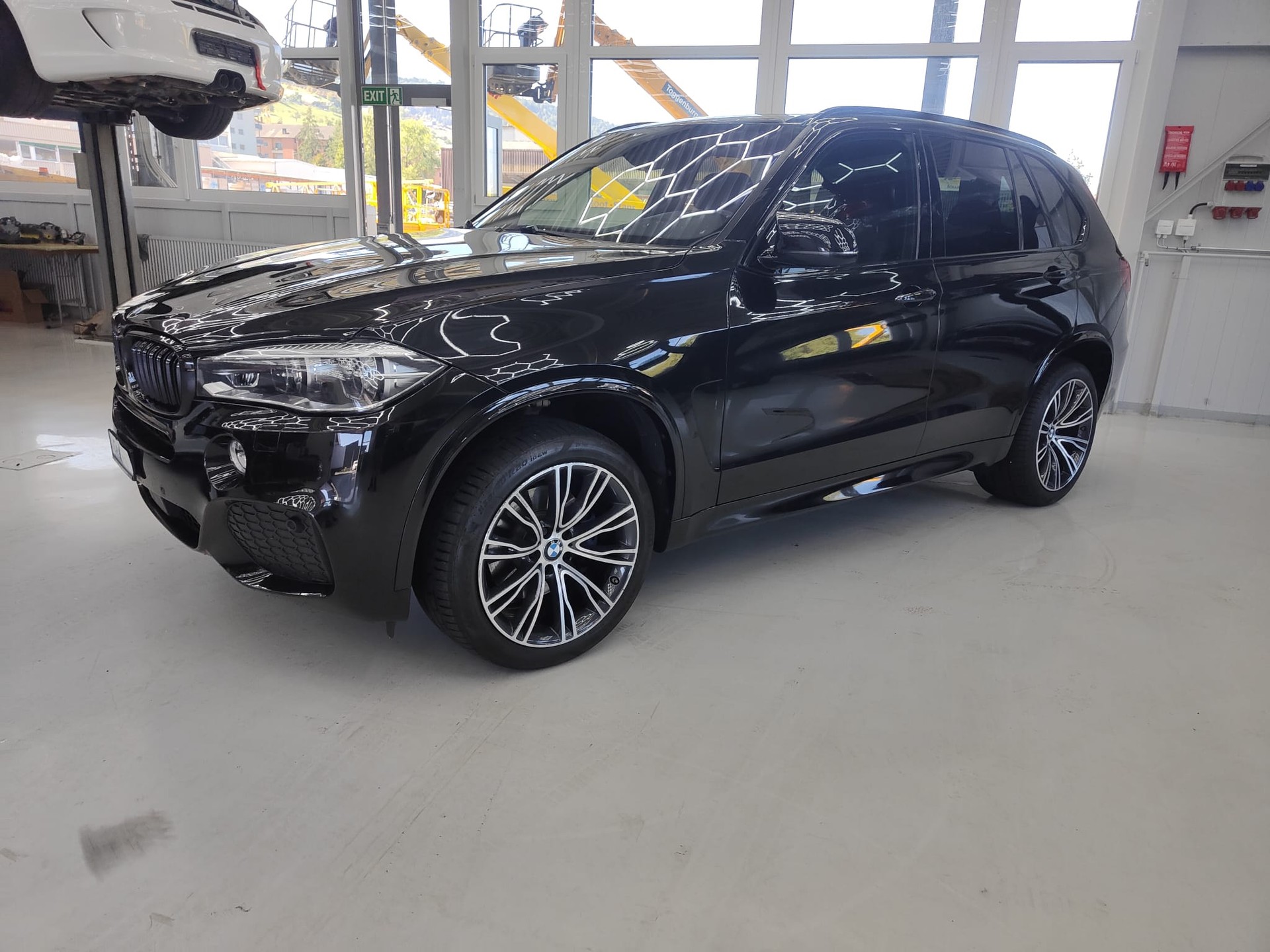 BMW X5 xDrive 40d Steptronic-image-2