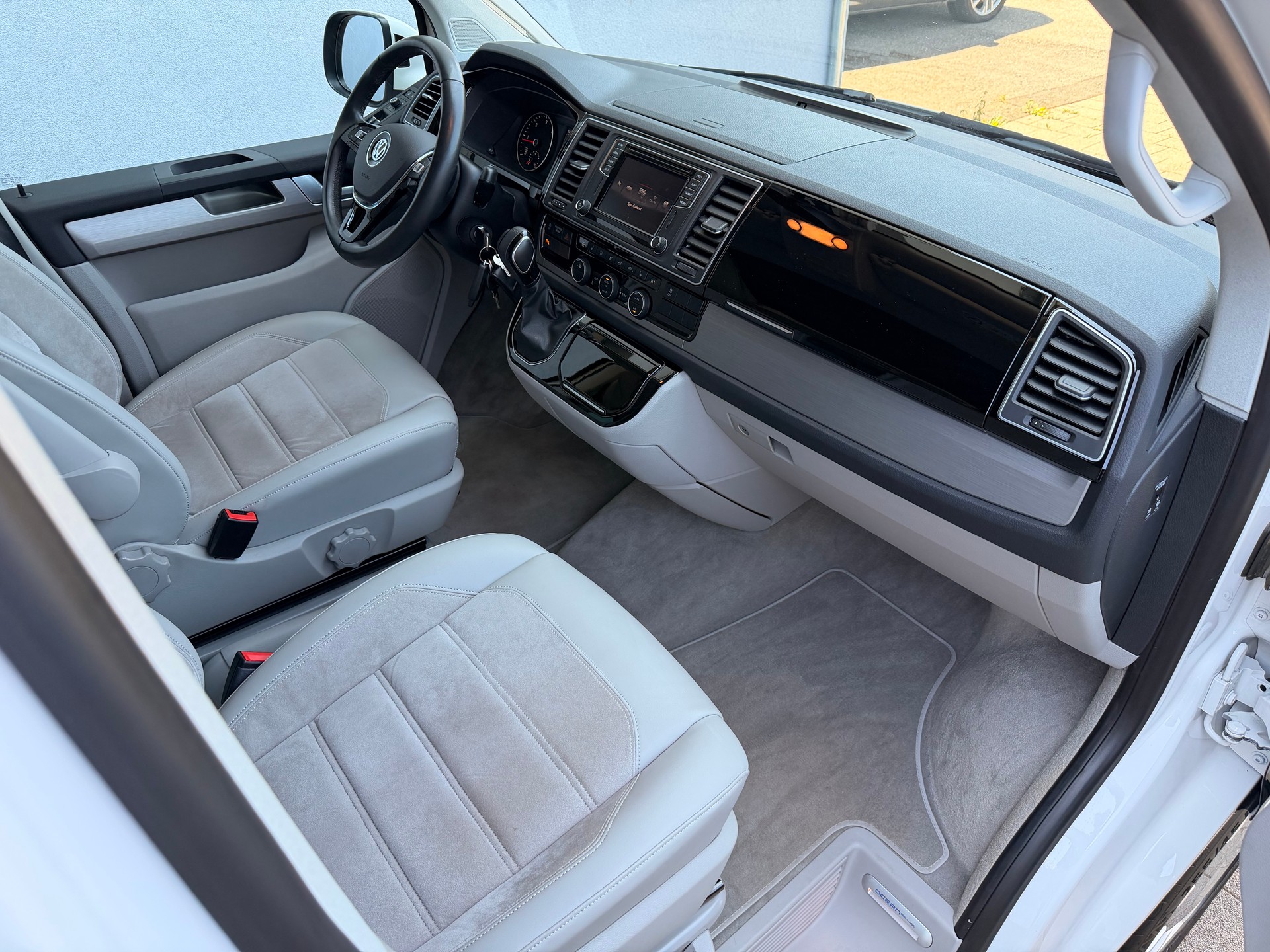 VW T6 California 2.0 TDI Ocean BLUE 4Motion DSG-image-11
