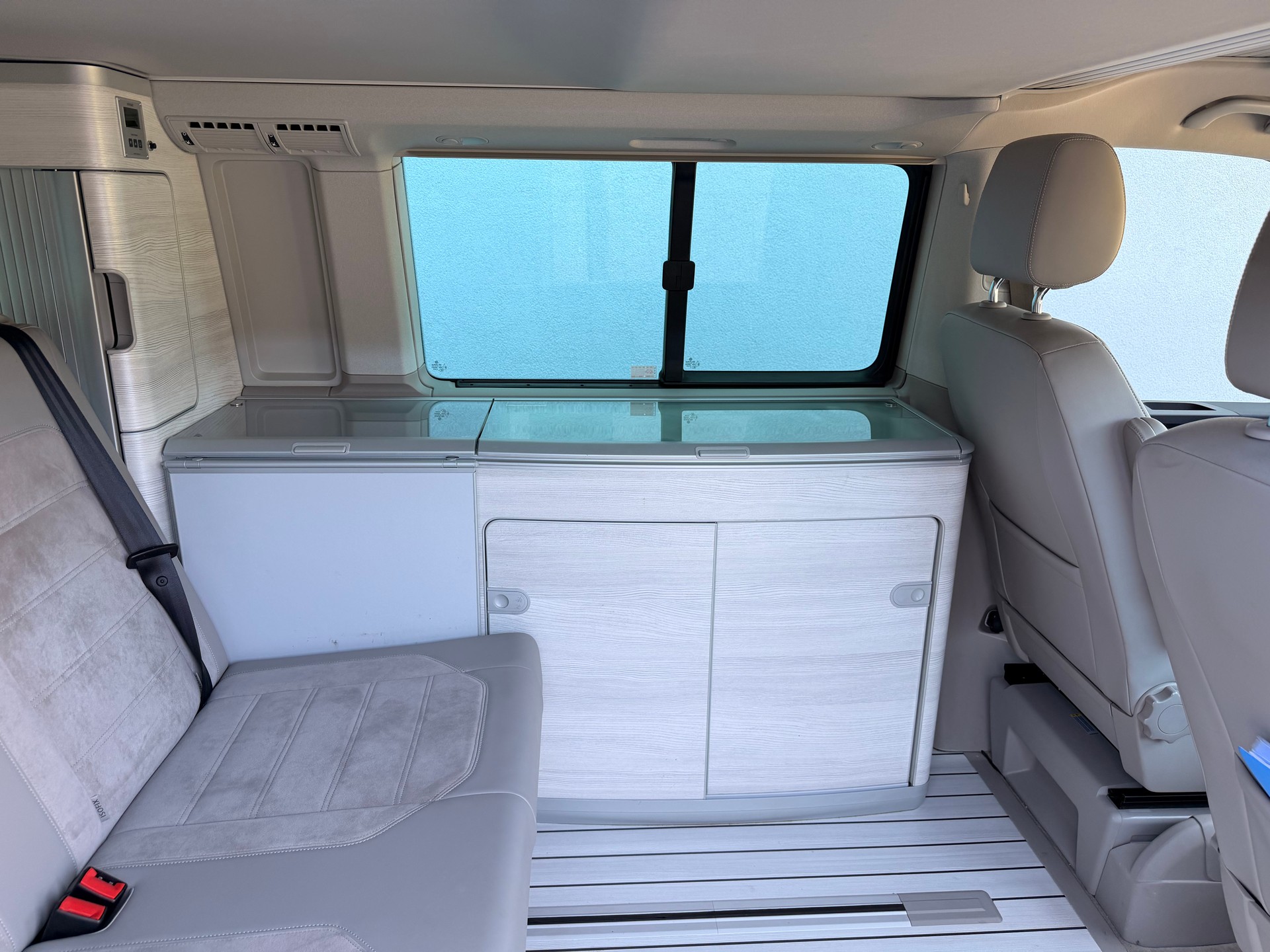 VW T6 California 2.0 TDI Ocean BLUE 4Motion DSG-image-19