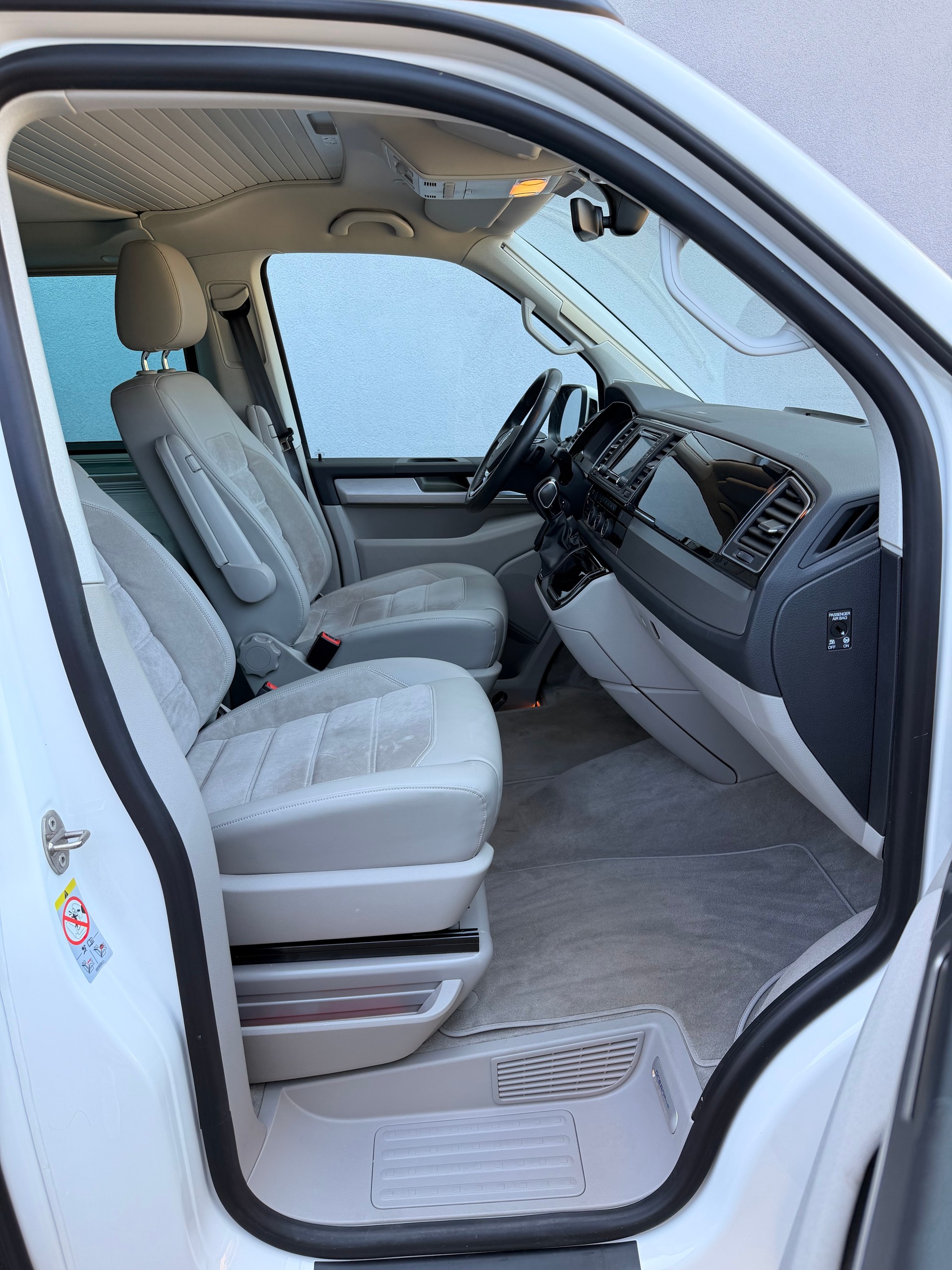 VW T6 California 2.0 TDI Ocean BLUE 4Motion DSG-image-12