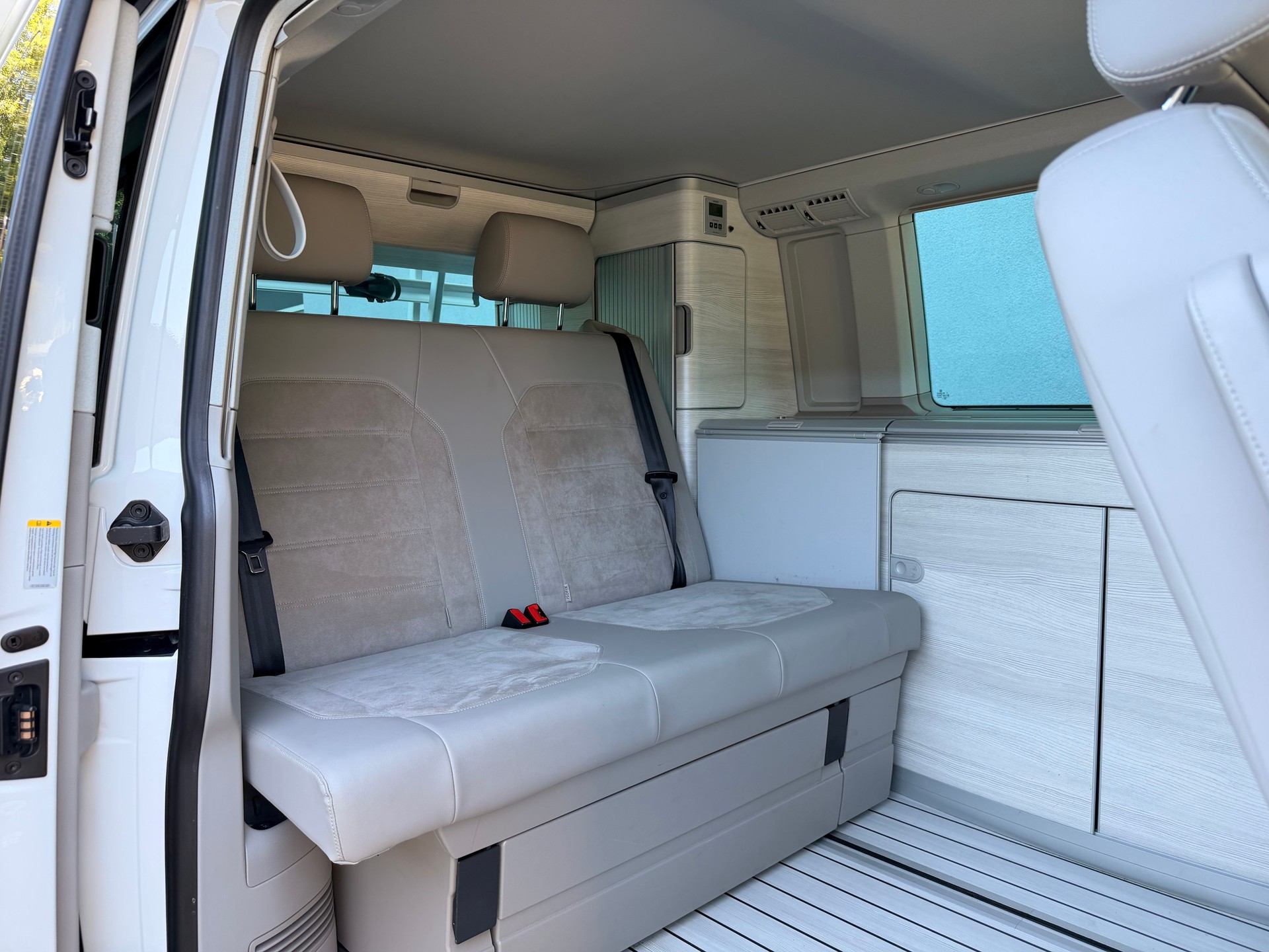 VW T6 California 2.0 TDI Ocean BLUE 4Motion DSG-image-18