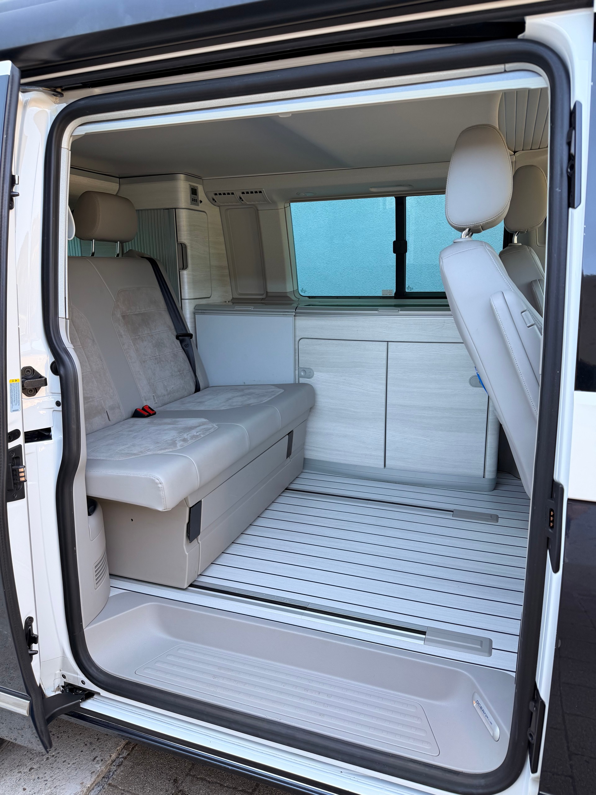 VW T6 California 2.0 TDI Ocean BLUE 4Motion DSG-image-17