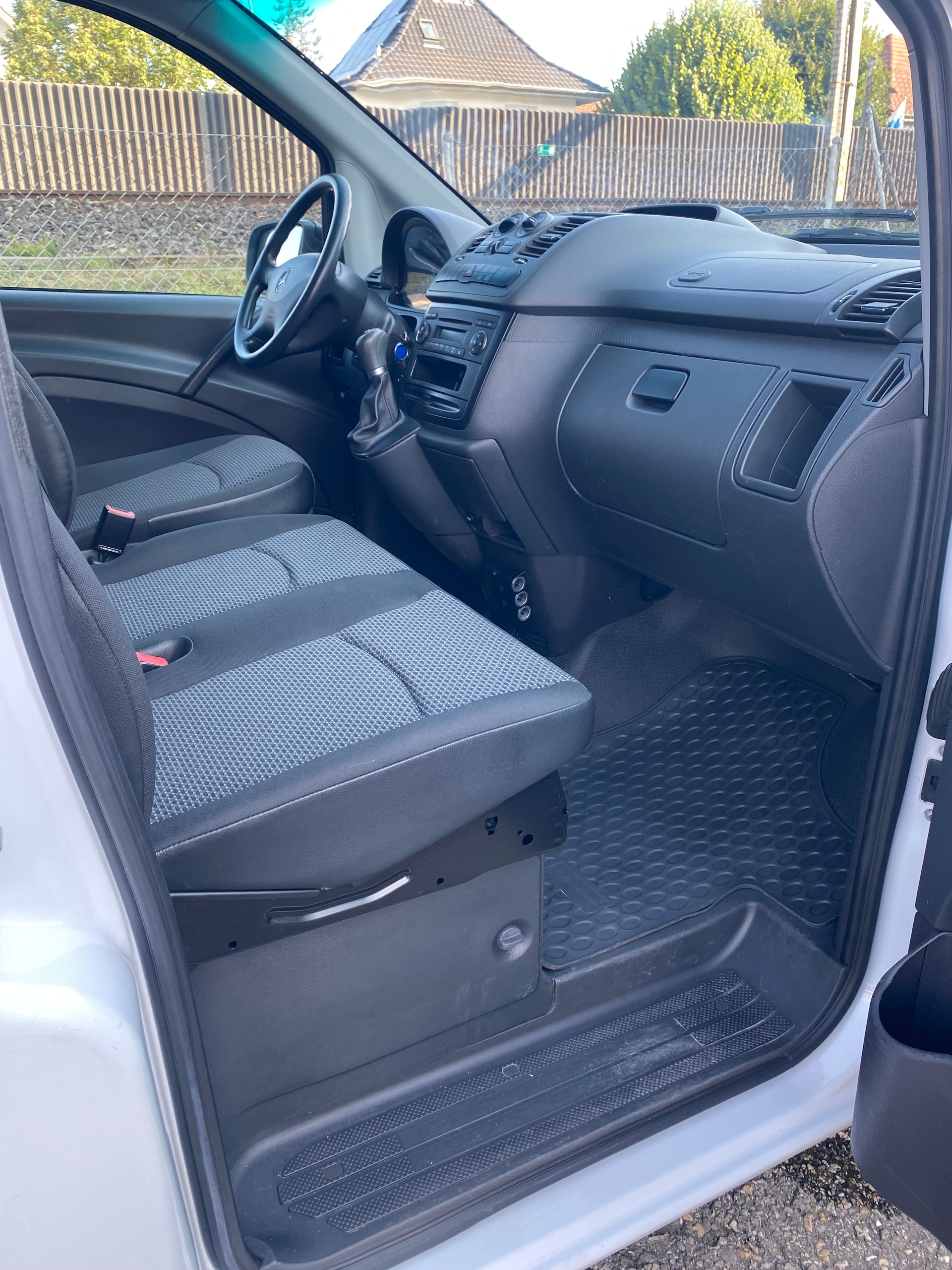 MERCEDES-BENZ Vito 113 CDI Mixto L-image-8