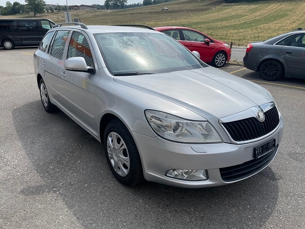 SKODA Octavia Combi 1.8 TSI Ambiente DSG-image-1