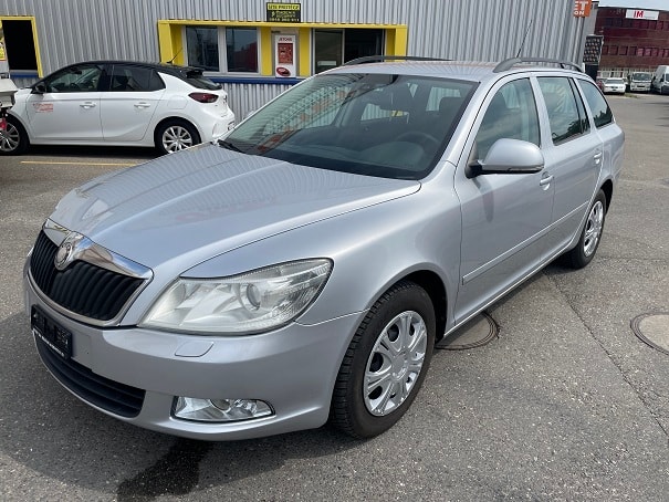 SKODA Octavia Combi 1.8 TSI Ambiente DSG-image-0