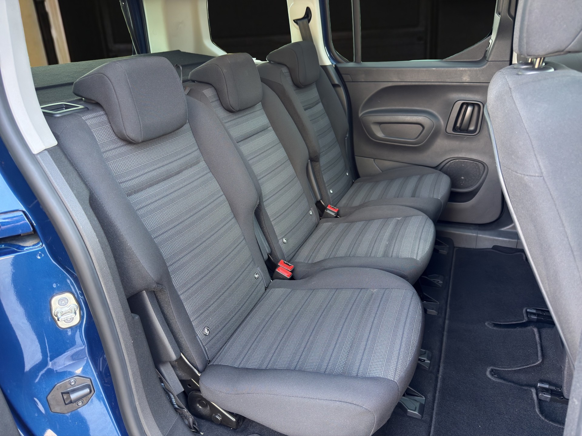 OPEL Combo Life 1.5 D Ultimate S/S-image-13