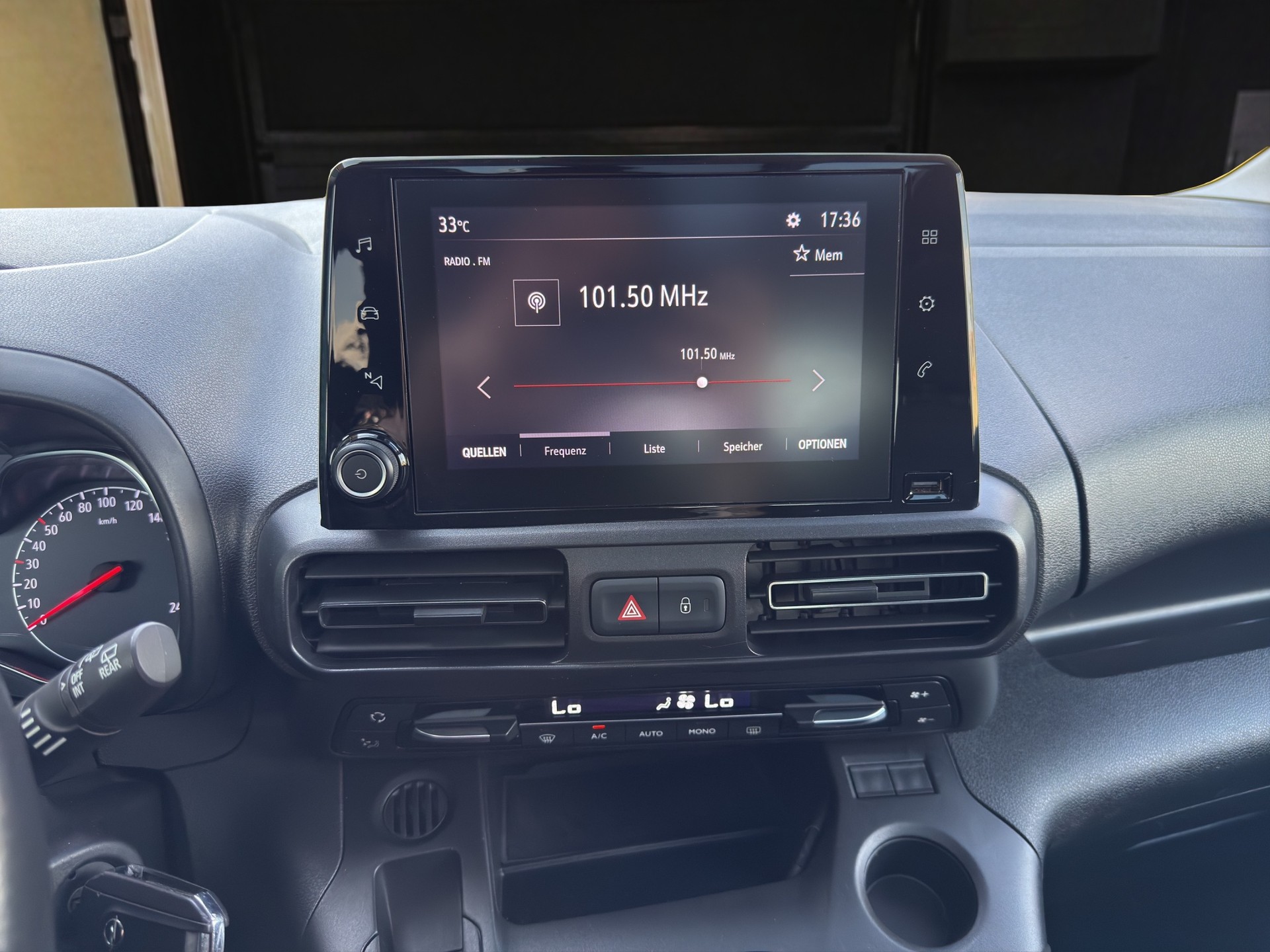 OPEL Combo Life 1.5 D Ultimate S/S-image-15