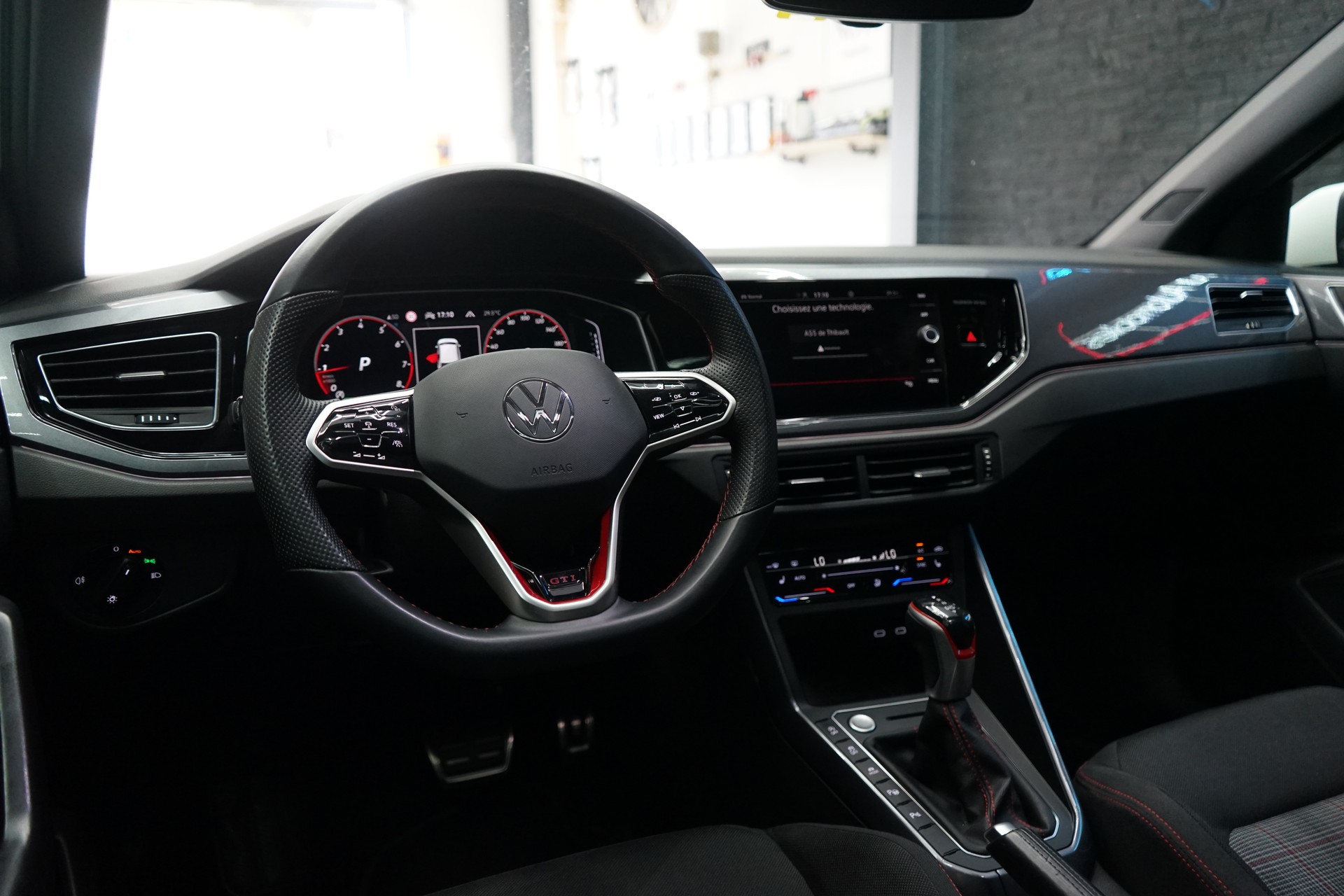VW Polo 2.0 TSI GTI DSG-image-6