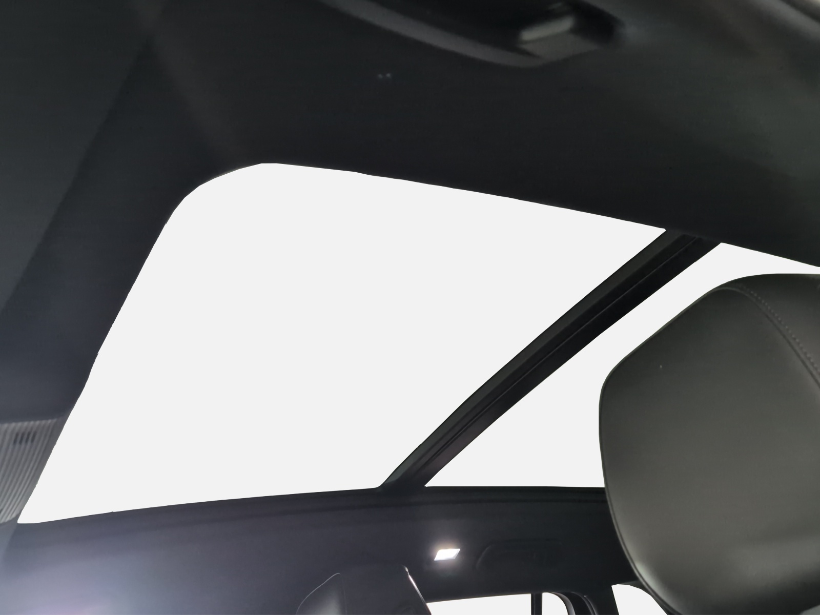 VW Tiguan 2.0 TSI United DSG 4Motion-image-13