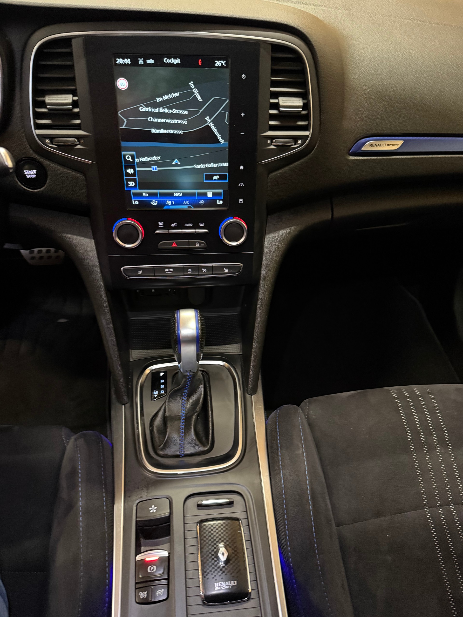 RENAULT Mégane 1.6 16V Turbo GT EDC-image-11