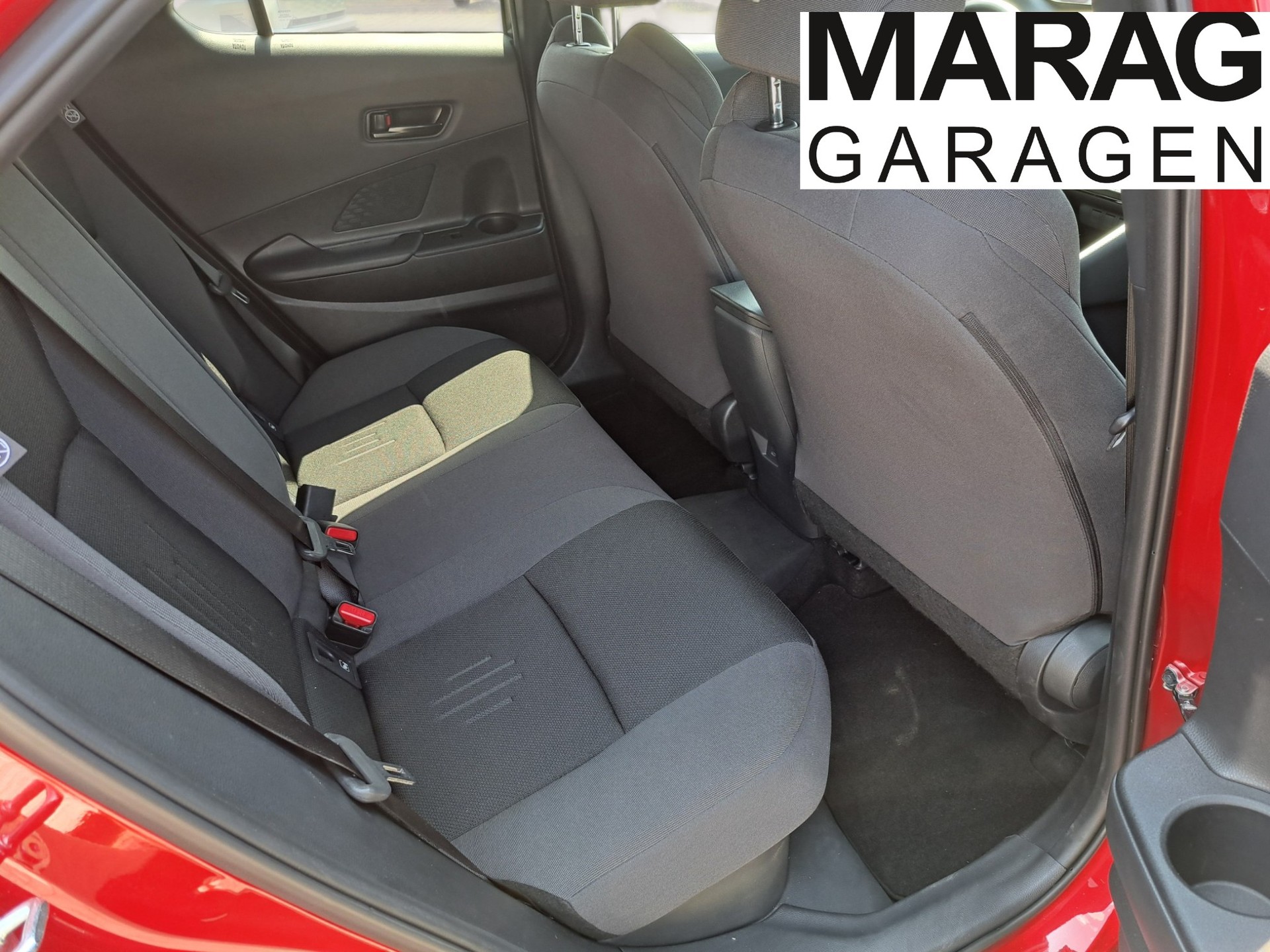 TOYOTA C-HR 2.0 PHEV CVT Swiss Edition-image-6