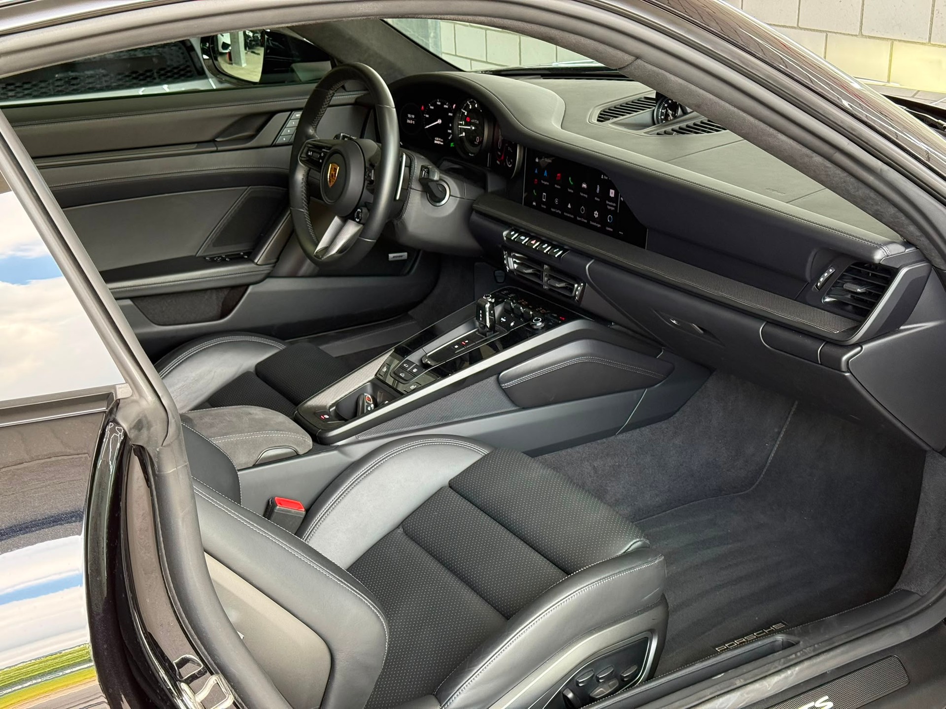 PORSCHE 911 992.1 Carrera GTS PDK mit Aerokit-image-7