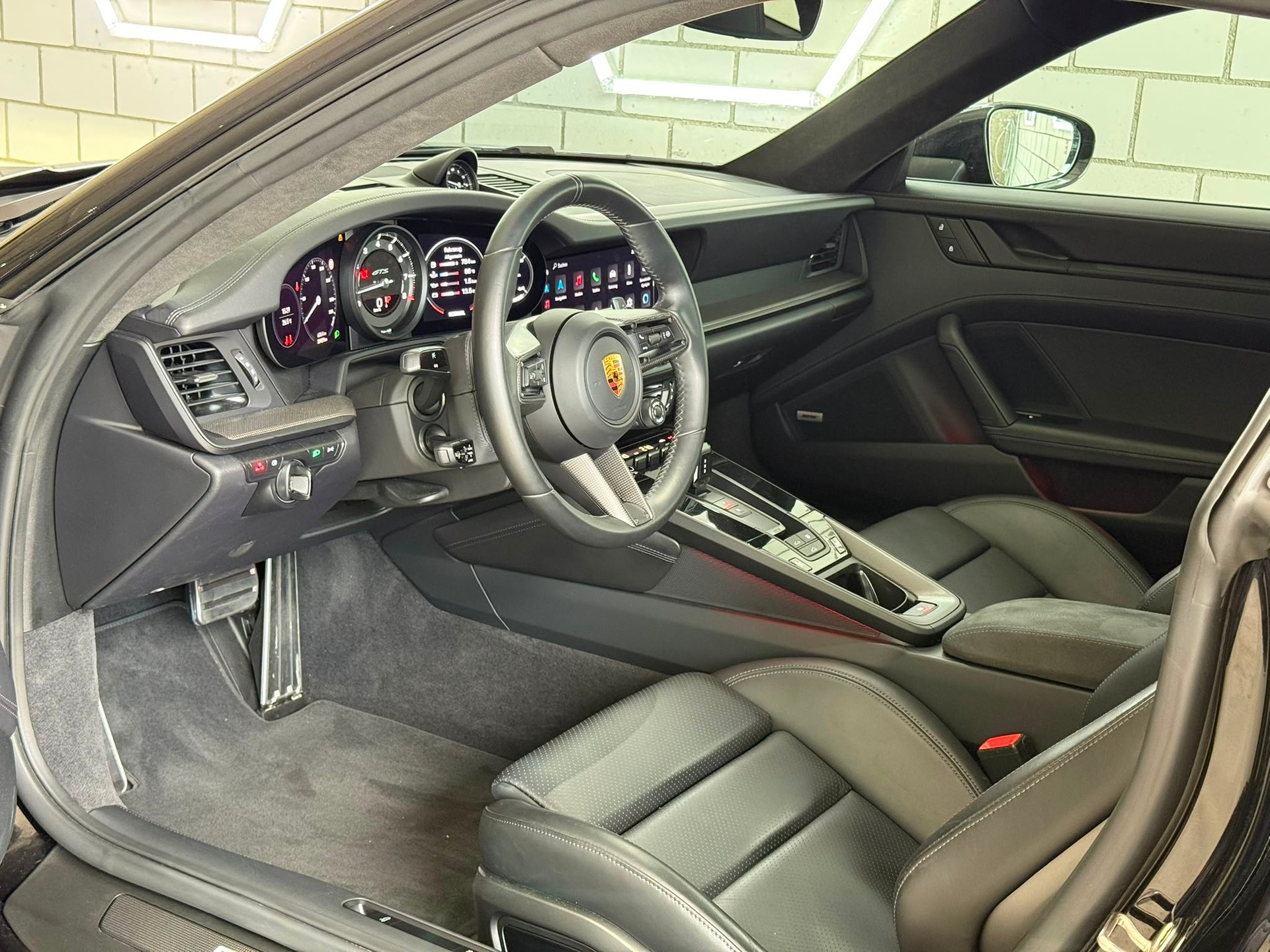 PORSCHE 911 992.1 Carrera GTS PDK mit Aerokit-image-4
