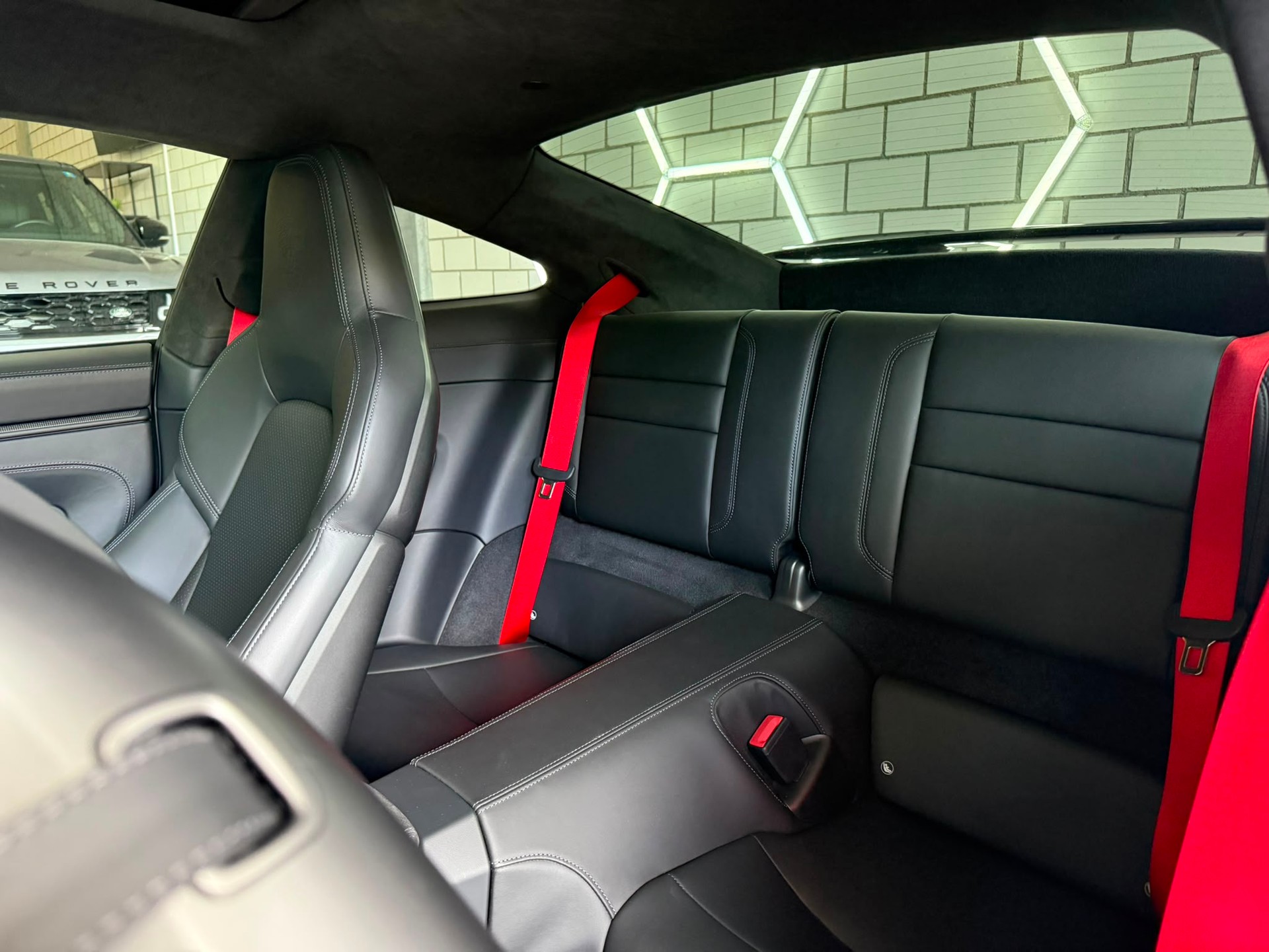 PORSCHE 911 992.1 Carrera GTS PDK mit Aerokit-image-13