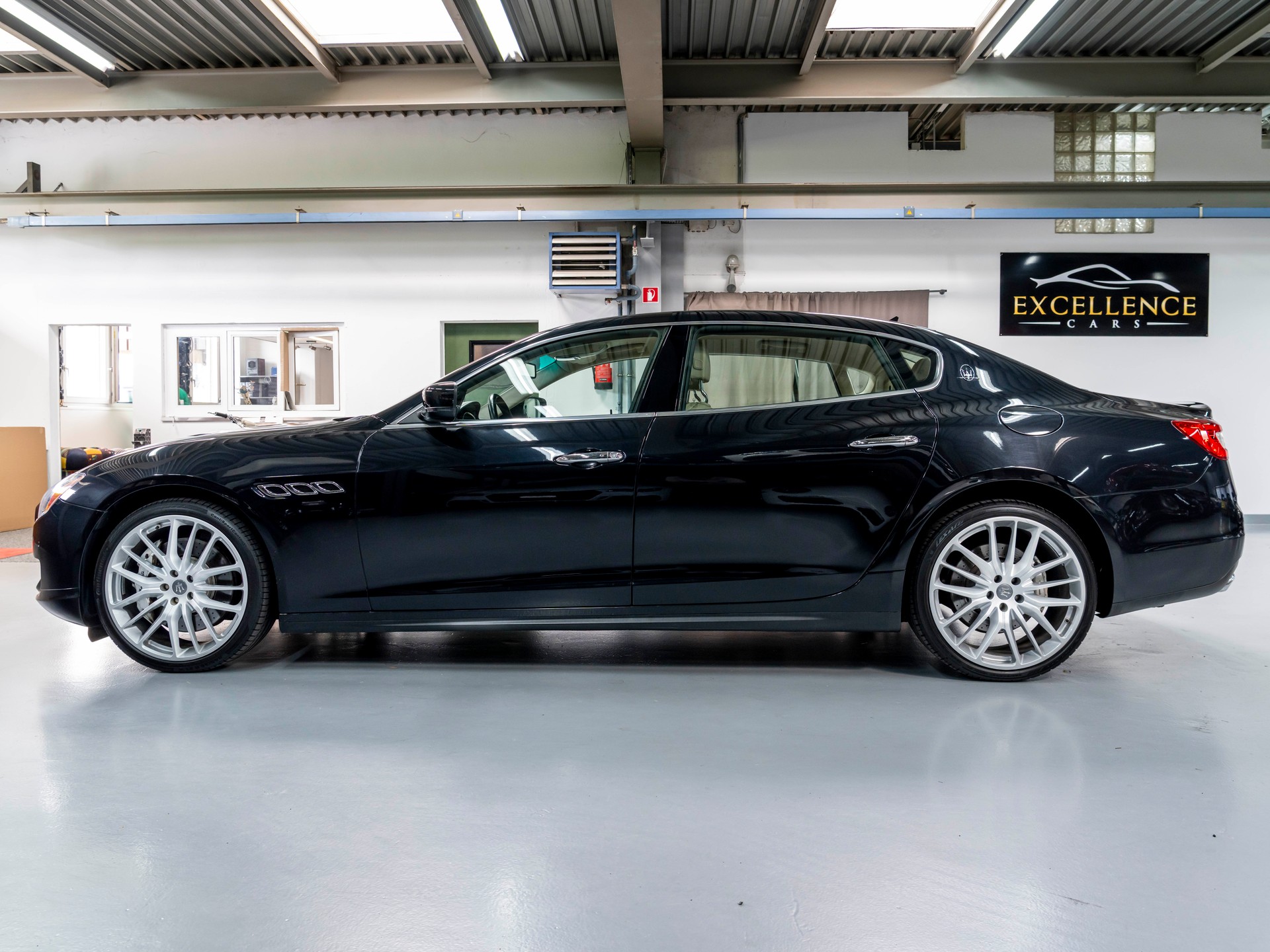 MASERATI Quattroporte 3.8 V8 DI Biturbo GTS Automatica-image-3