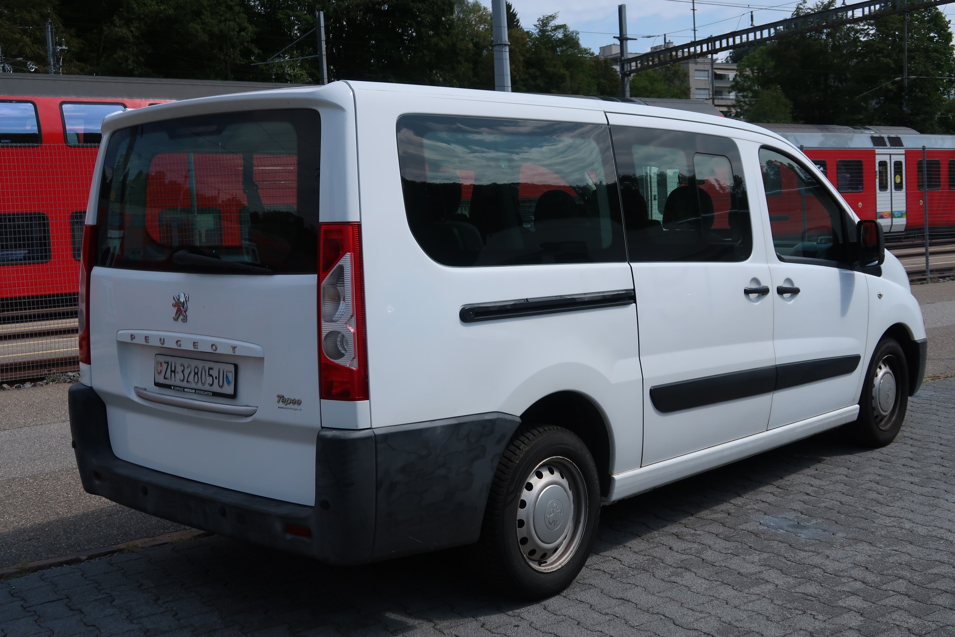 PEUGEOT Expert Tepee 2.0 HDi 9 PL Confort L2-image-3