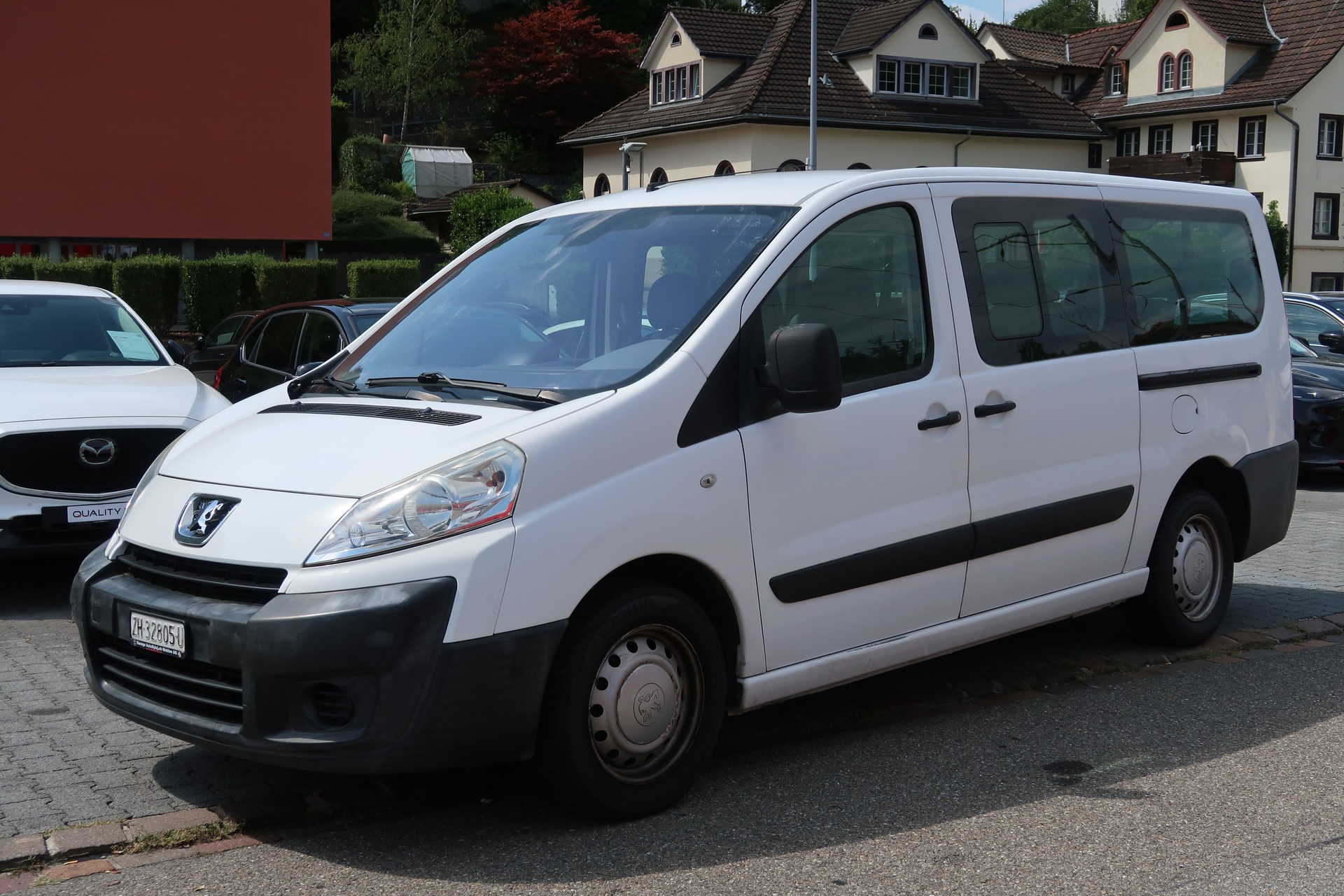 PEUGEOT Expert Tepee 2.0 HDi 9 PL Confort L2-image-0