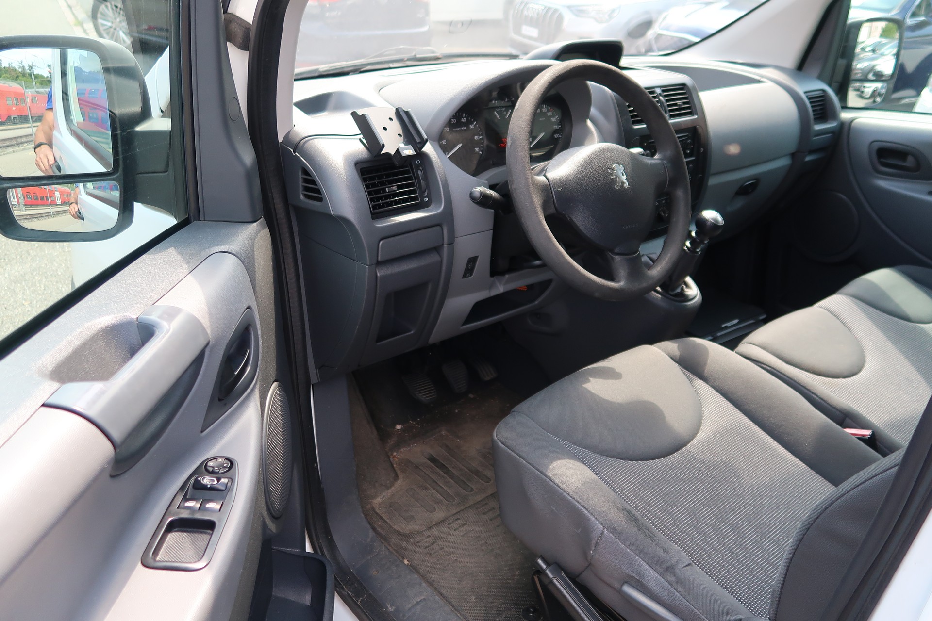PEUGEOT Expert Tepee 2.0 HDi 9 PL Confort L2-image-7
