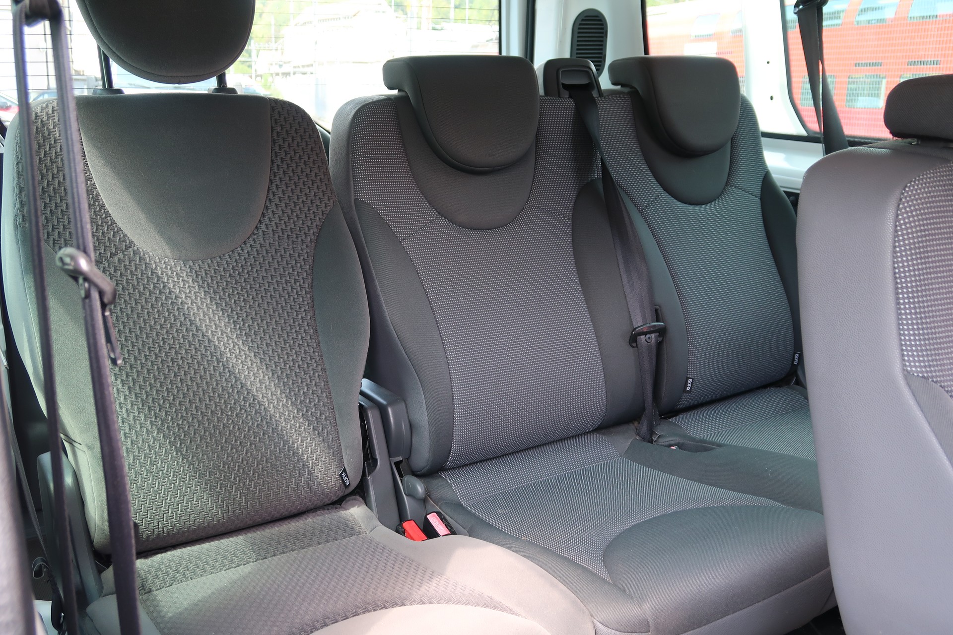 PEUGEOT Expert Tepee 2.0 HDi 9 PL Confort L2-image-14
