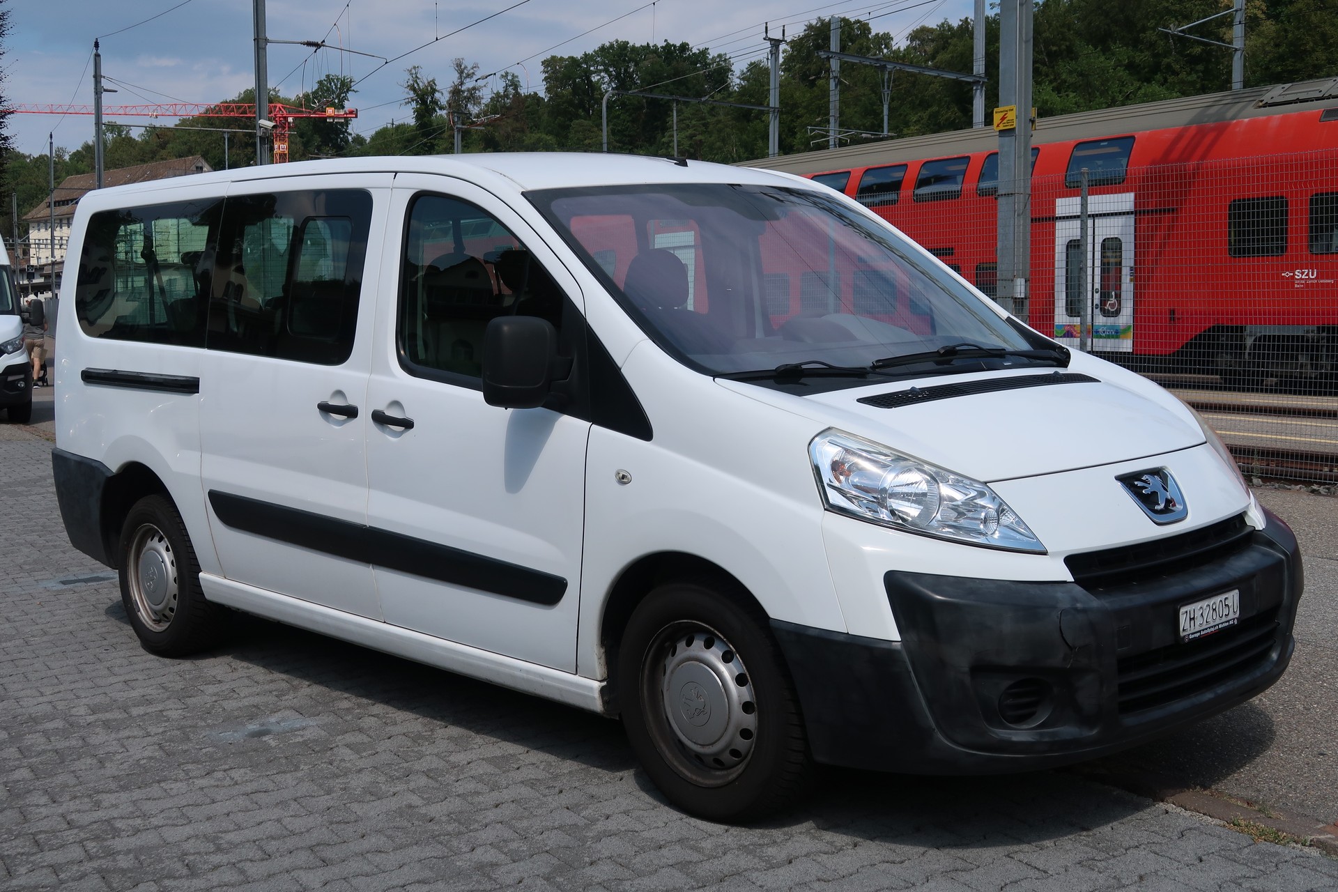 PEUGEOT Expert Tepee 2.0 HDi 9 PL Confort L2-image-2