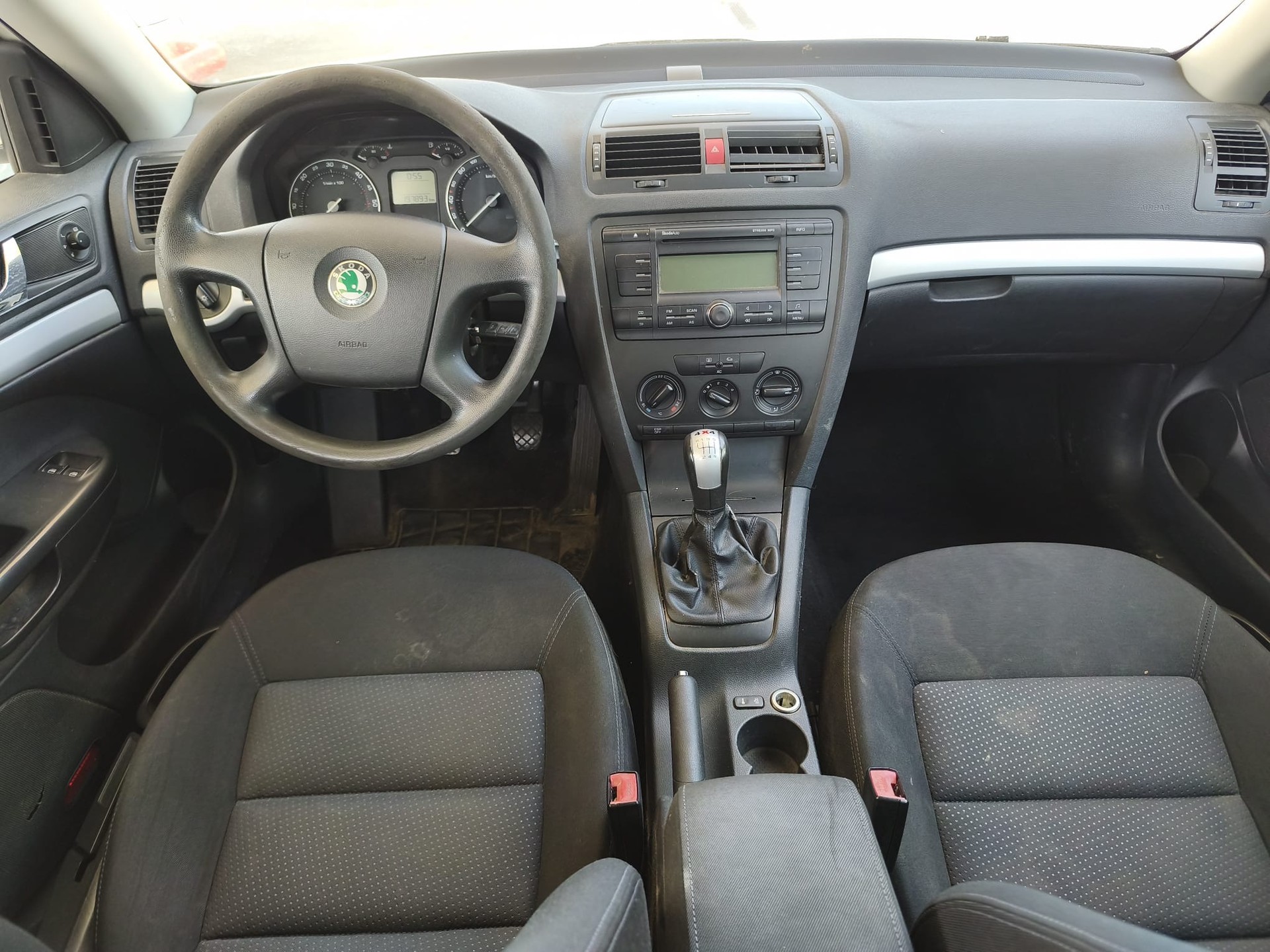 SKODA Octavia 1.9 TDI Adventure 4x4-image-10