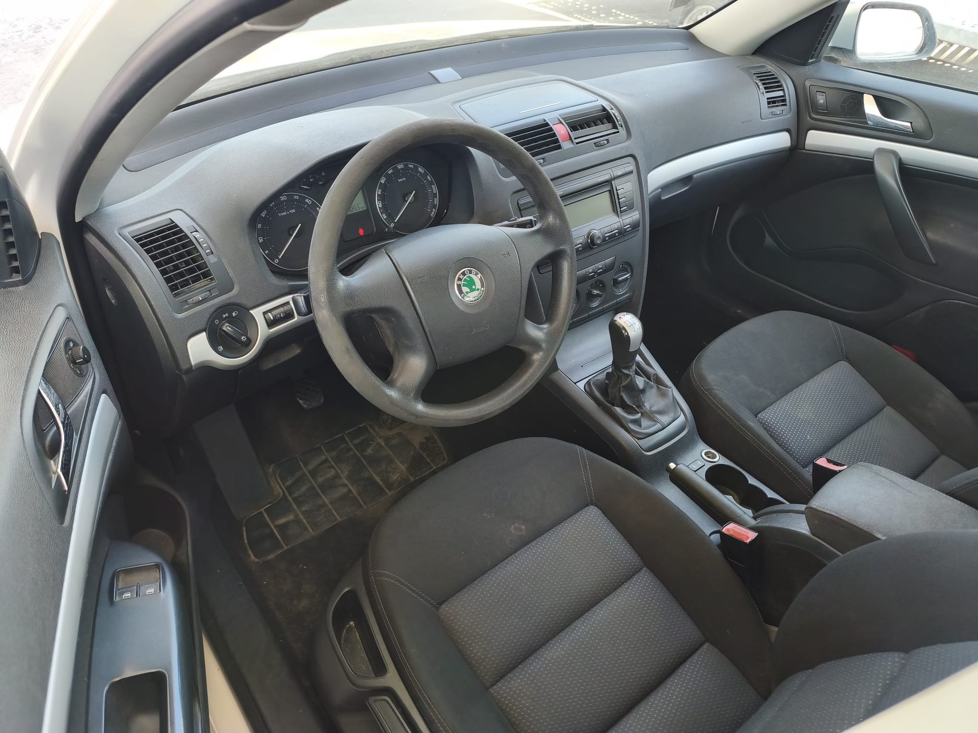 SKODA Octavia 1.9 TDI Adventure 4x4-image-15