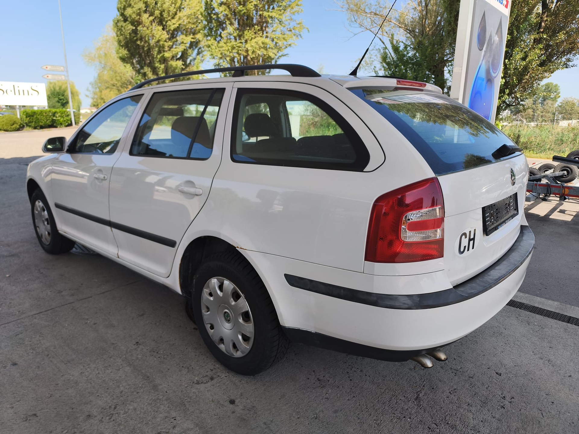 SKODA Octavia 1.9 TDI Adventure 4x4-image-2