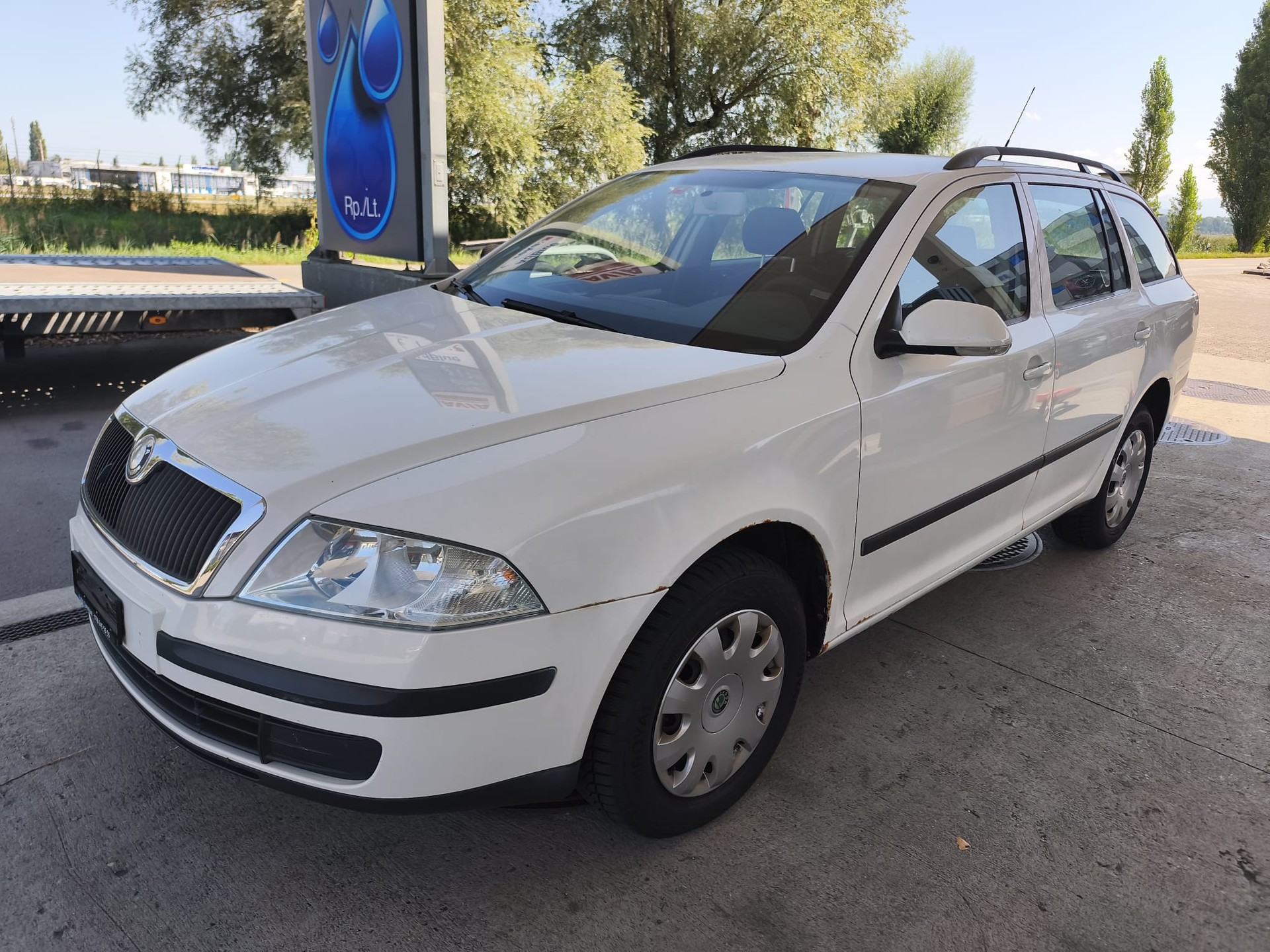 SKODA Octavia 1.9 TDI Adventure 4x4-image-1