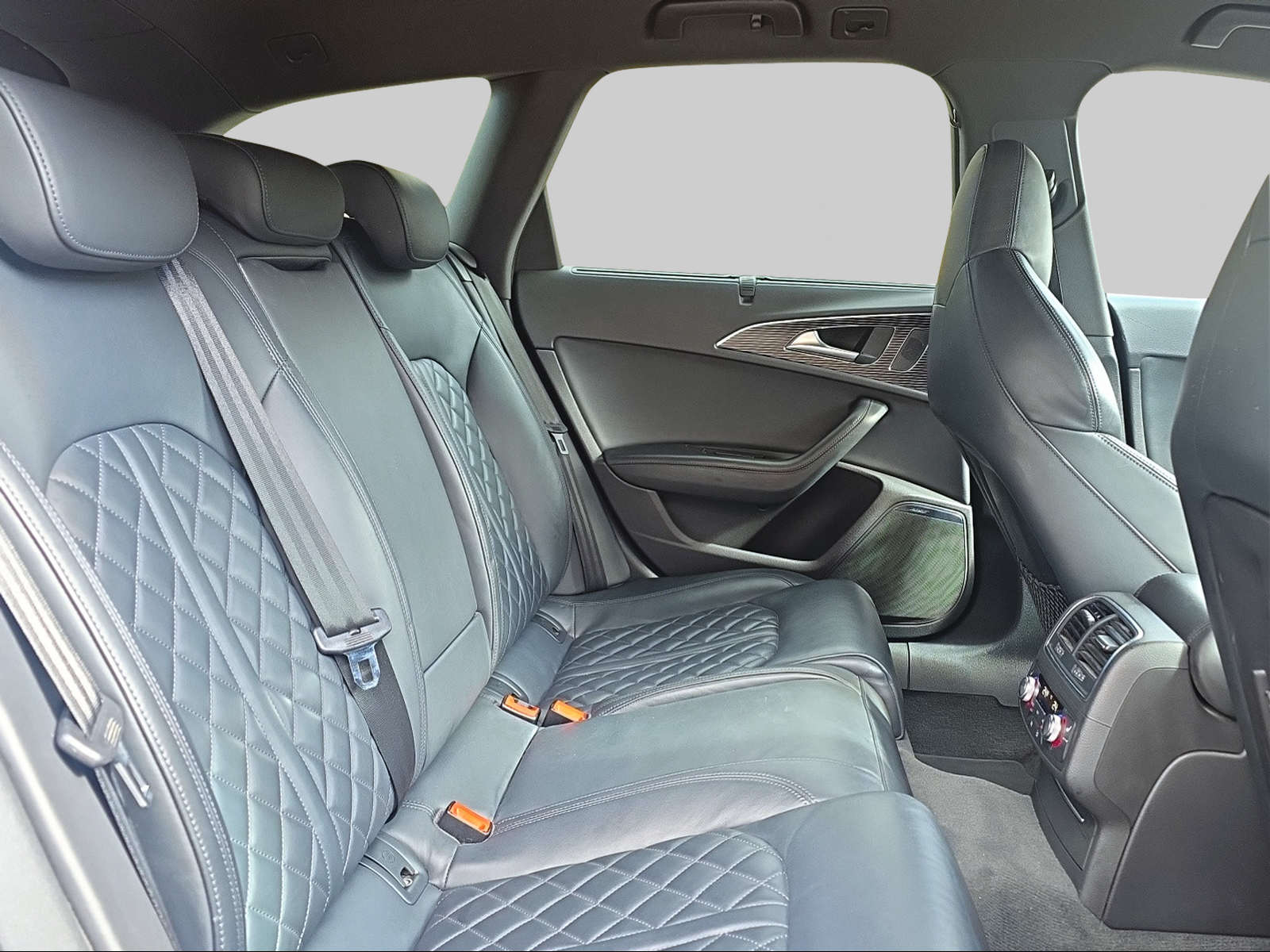 AUDI A6 Avant 3.0 TDI V6 quattro S-tronic-image-17
