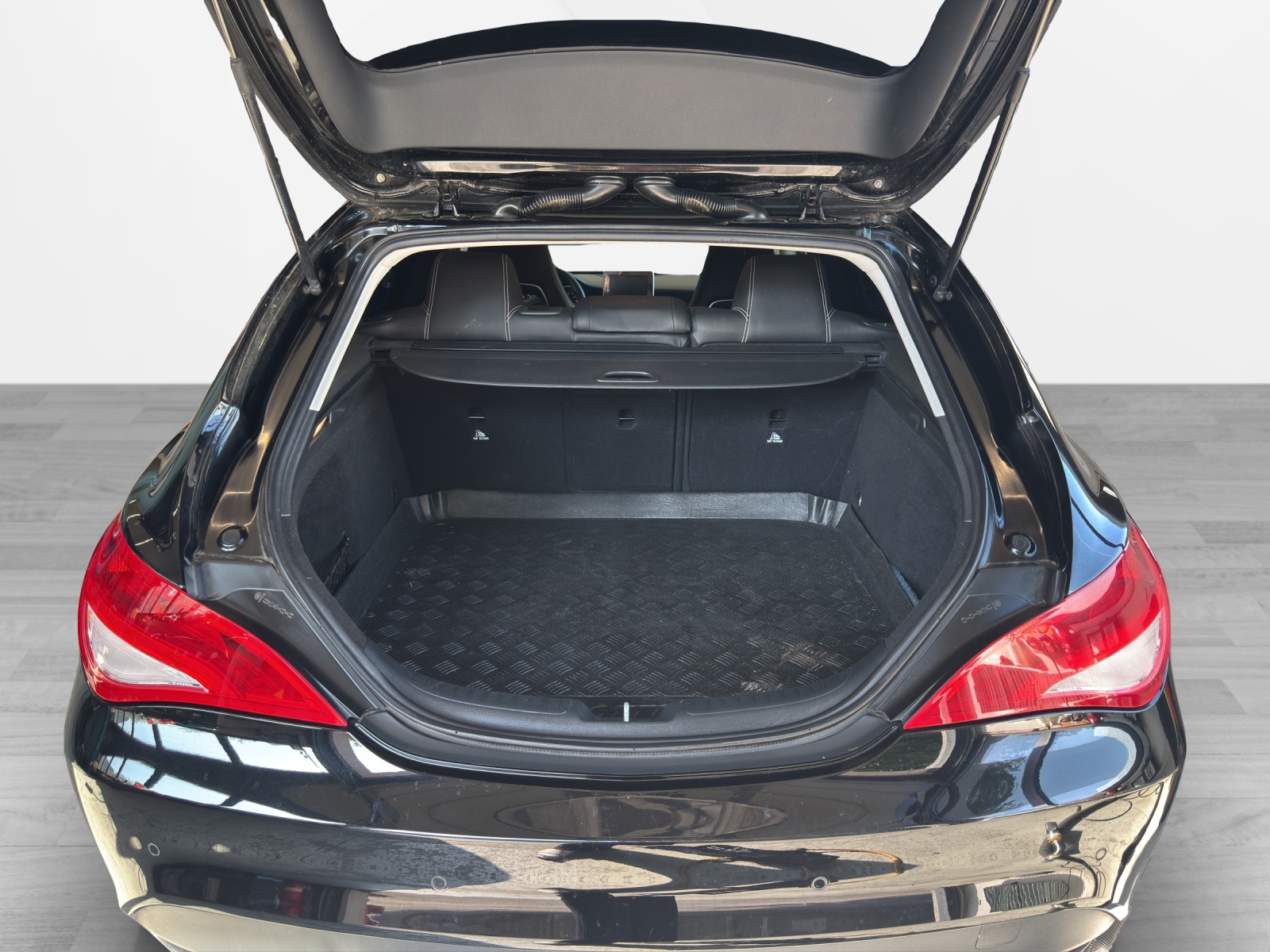 MERCEDES-BENZ CLA Shooting Brake 180 d 7G-DCT-image-14