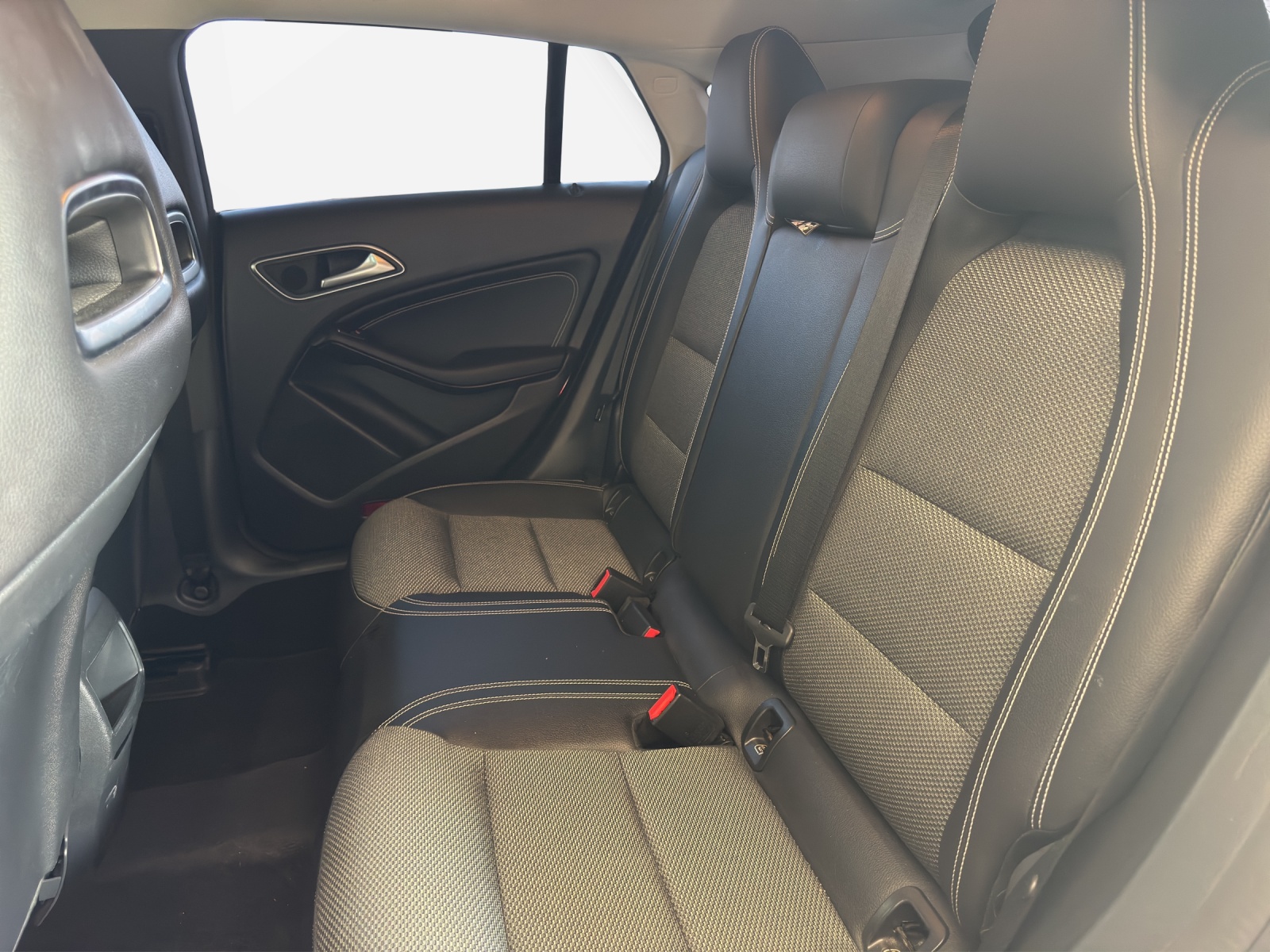 MERCEDES-BENZ CLA Shooting Brake 180 d 7G-DCT-image-11