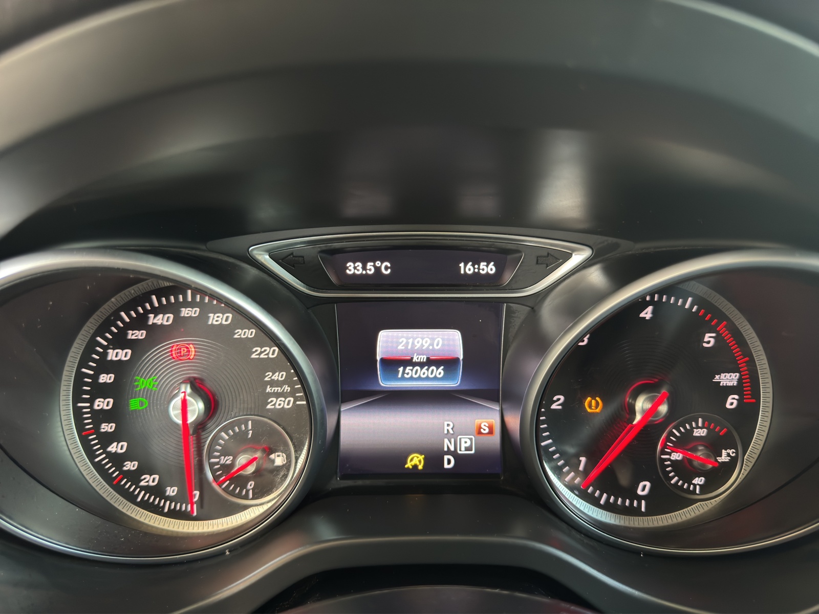 MERCEDES-BENZ CLA Shooting Brake 180 d 7G-DCT-image-10