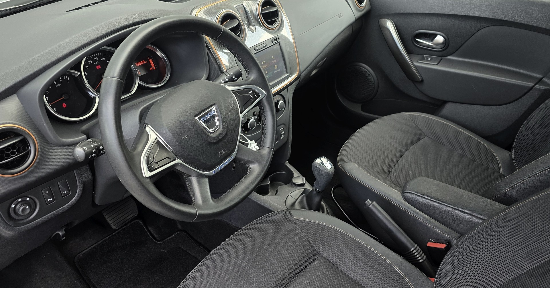 DACIA Sandero Tce 90 Stepway Automatic-image-9