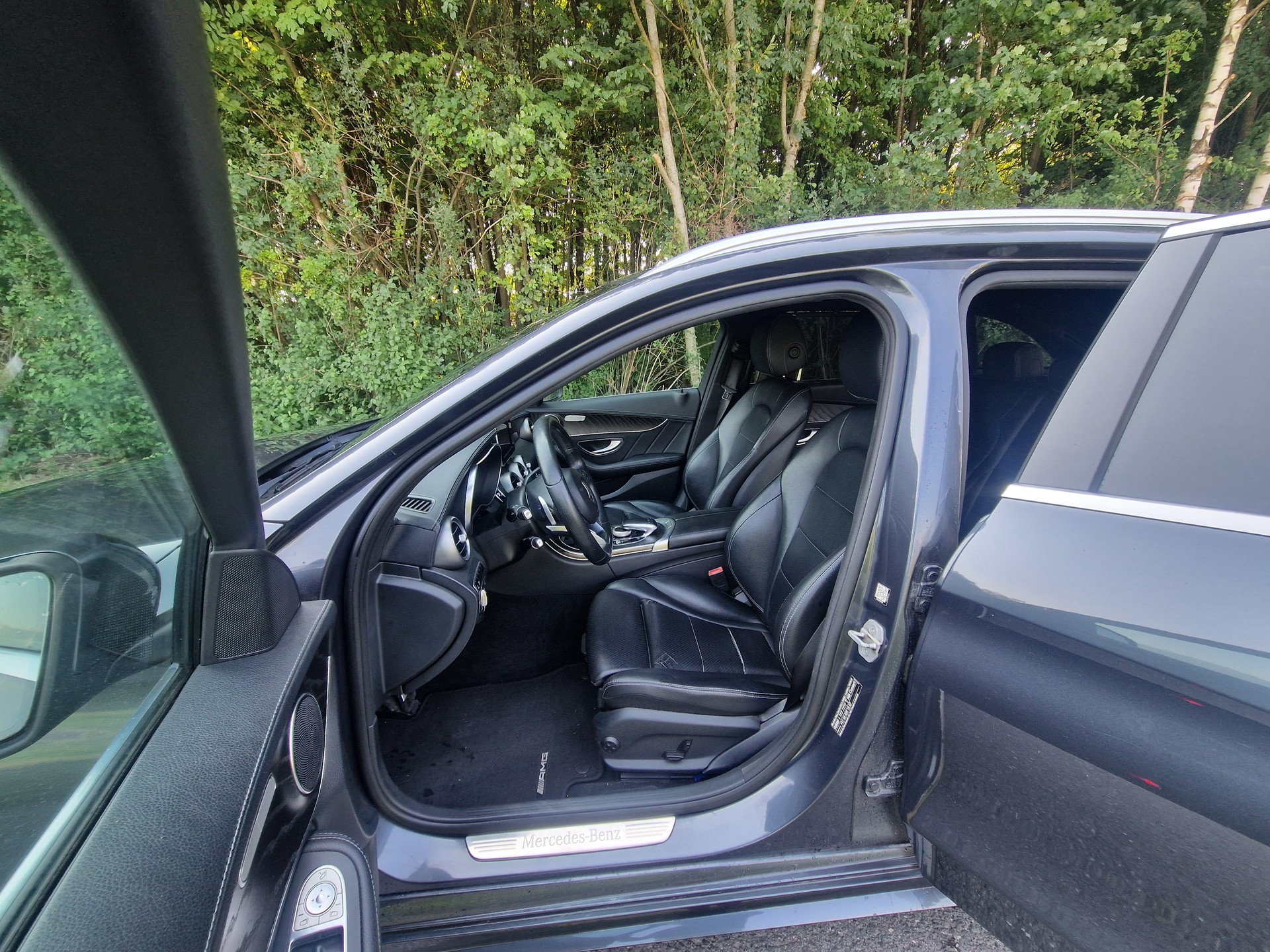 MERCEDES-BENZ C 250 BlueTEC AMG Line 4Matic 7G-Tronic-image-9