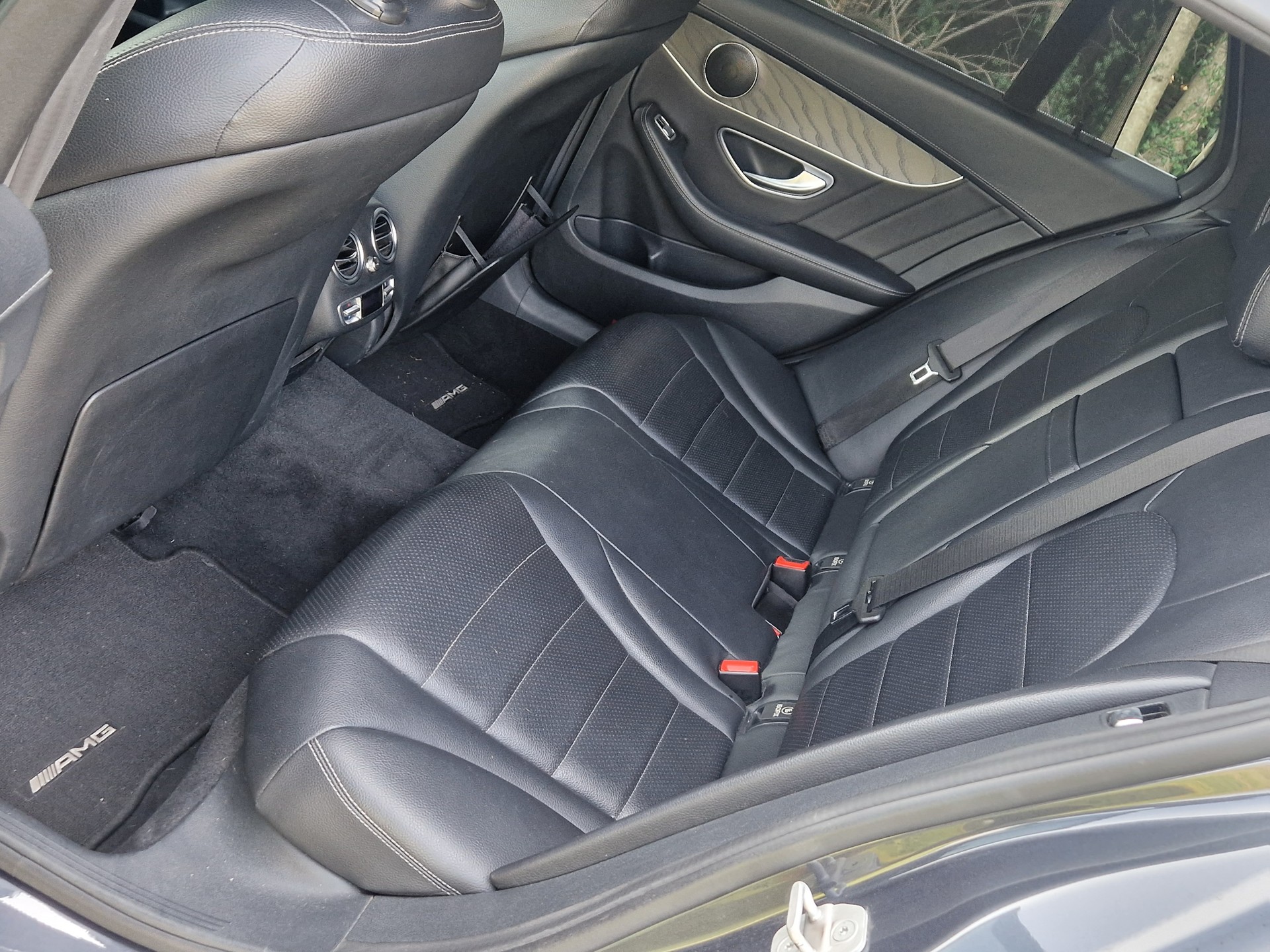 MERCEDES-BENZ C 250 BlueTEC AMG Line 4Matic 7G-Tronic-image-7