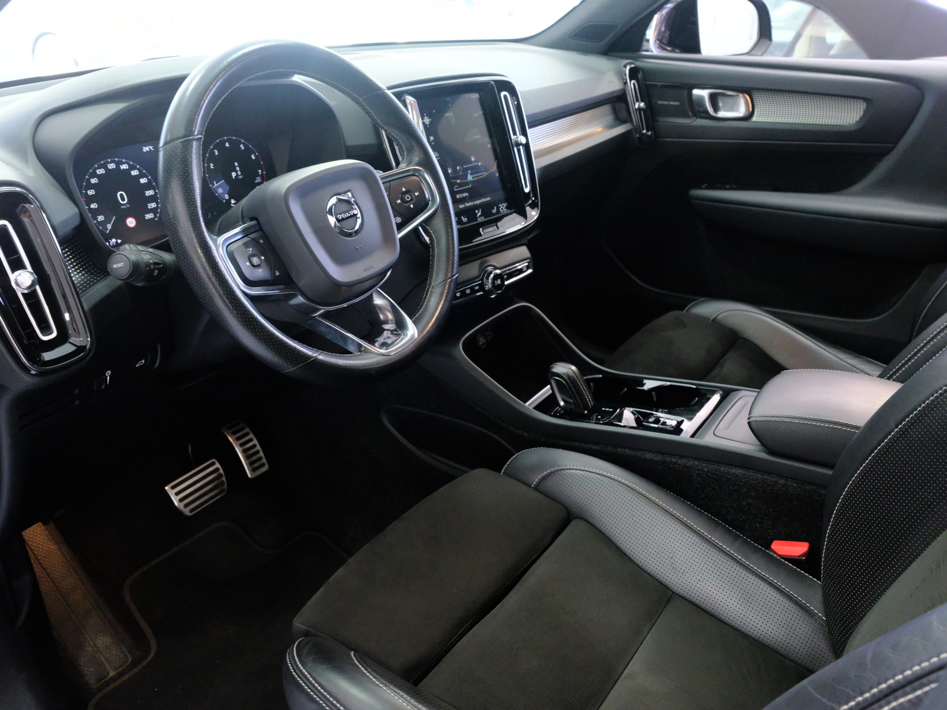 VOLVO XC40 T5 AWD R-Design Geartronic-image-9