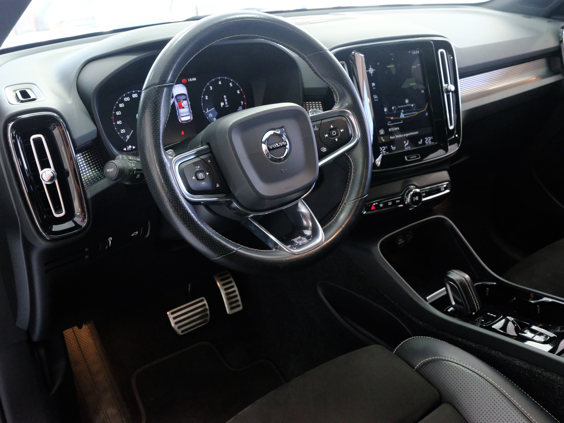 VOLVO XC40 T5 AWD R-Design Geartronic-image-8