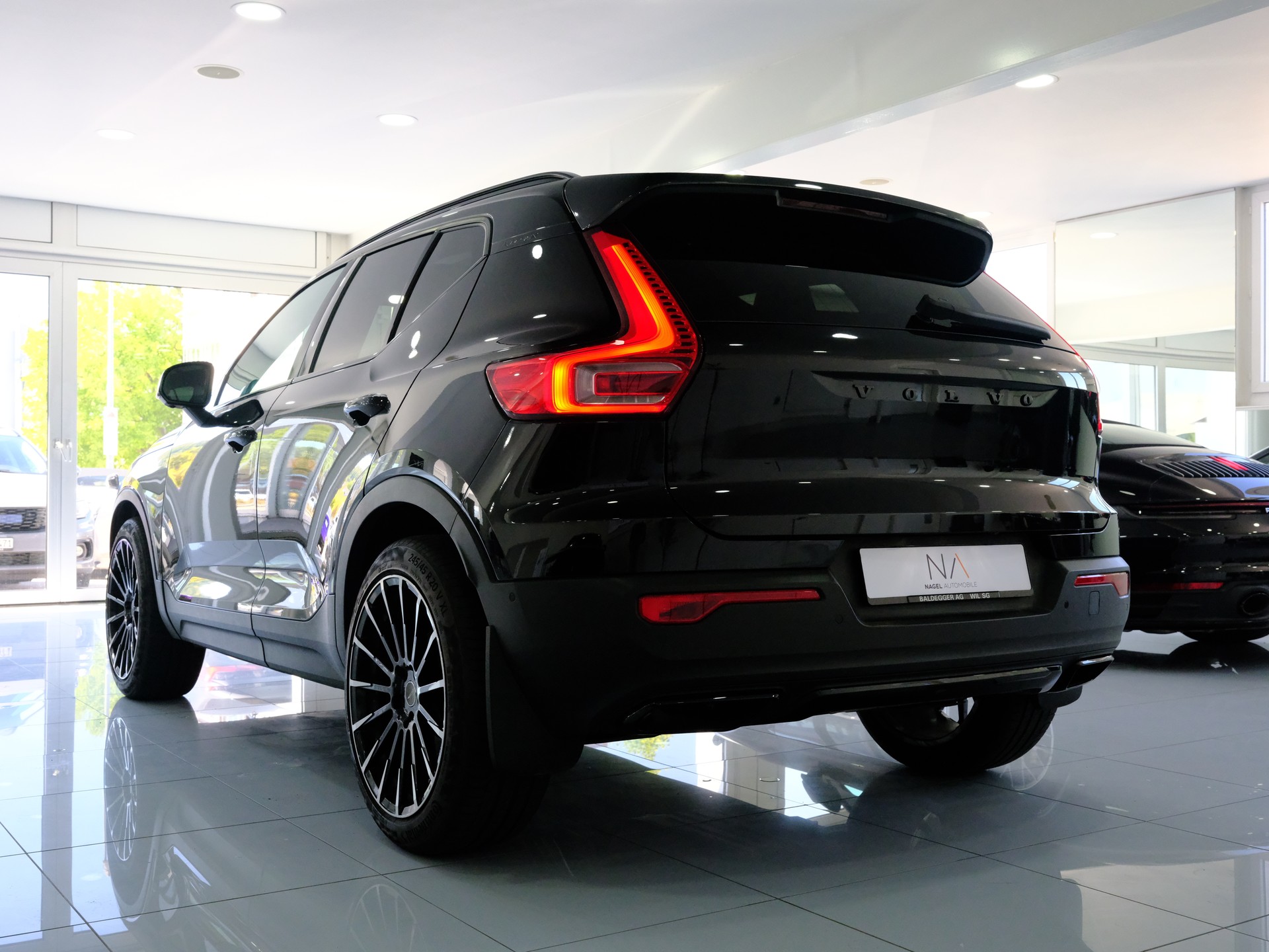 VOLVO XC40 T5 AWD R-Design Geartronic-image-4