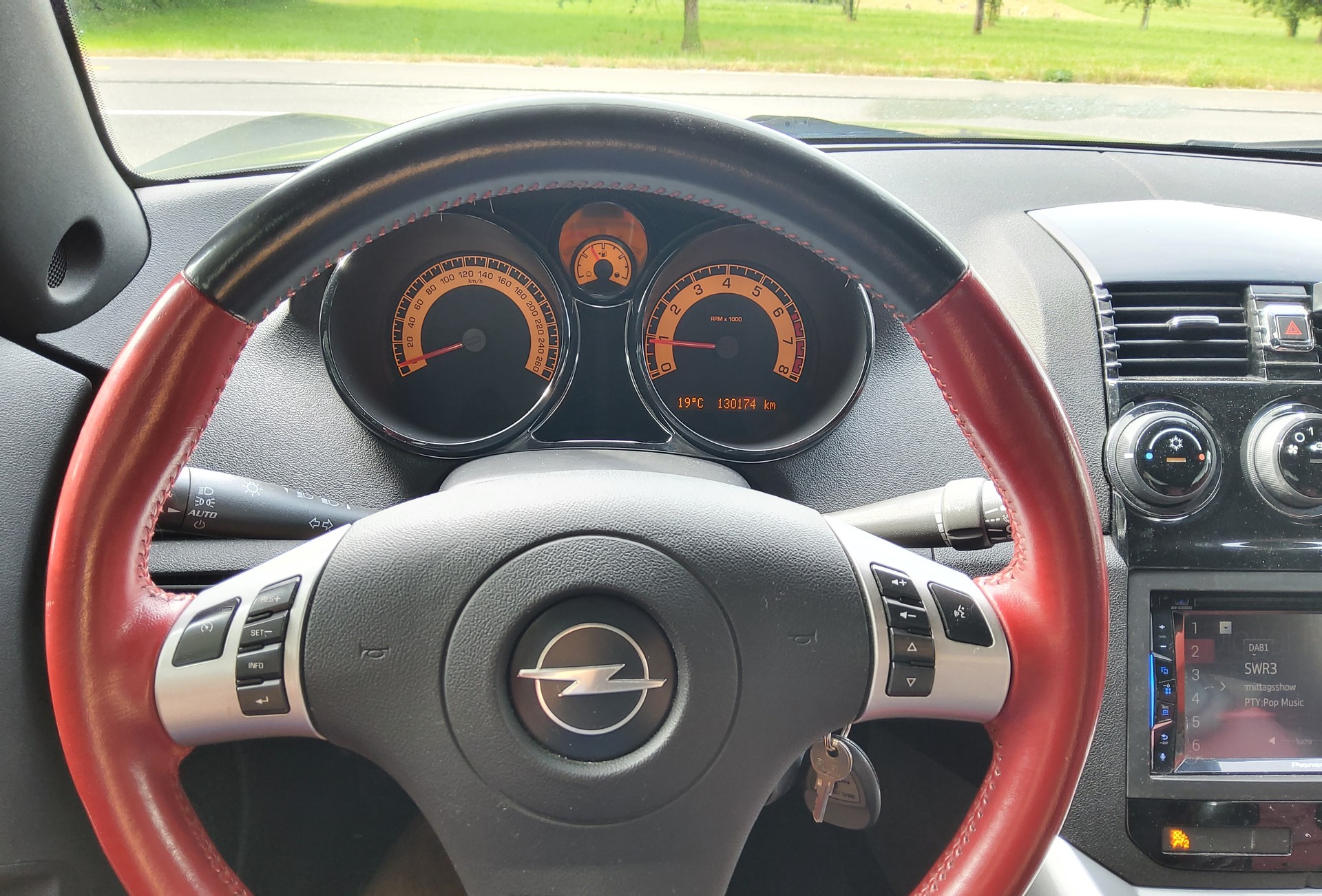 OPEL GT 2.0 Turbo-image-14