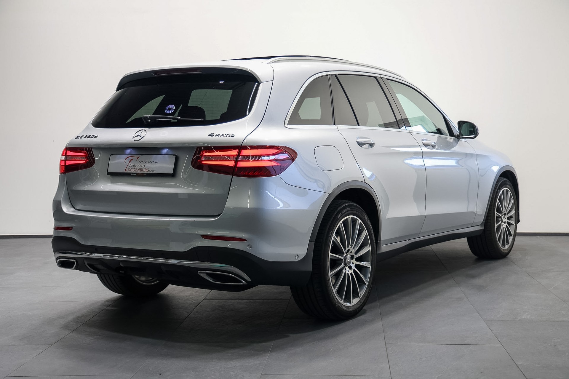MERCEDES-BENZ GLC 250 d AMG Line 4Matic 9G-Tronic *CH-Fahrzeug*AHK 2500kg*-image-6