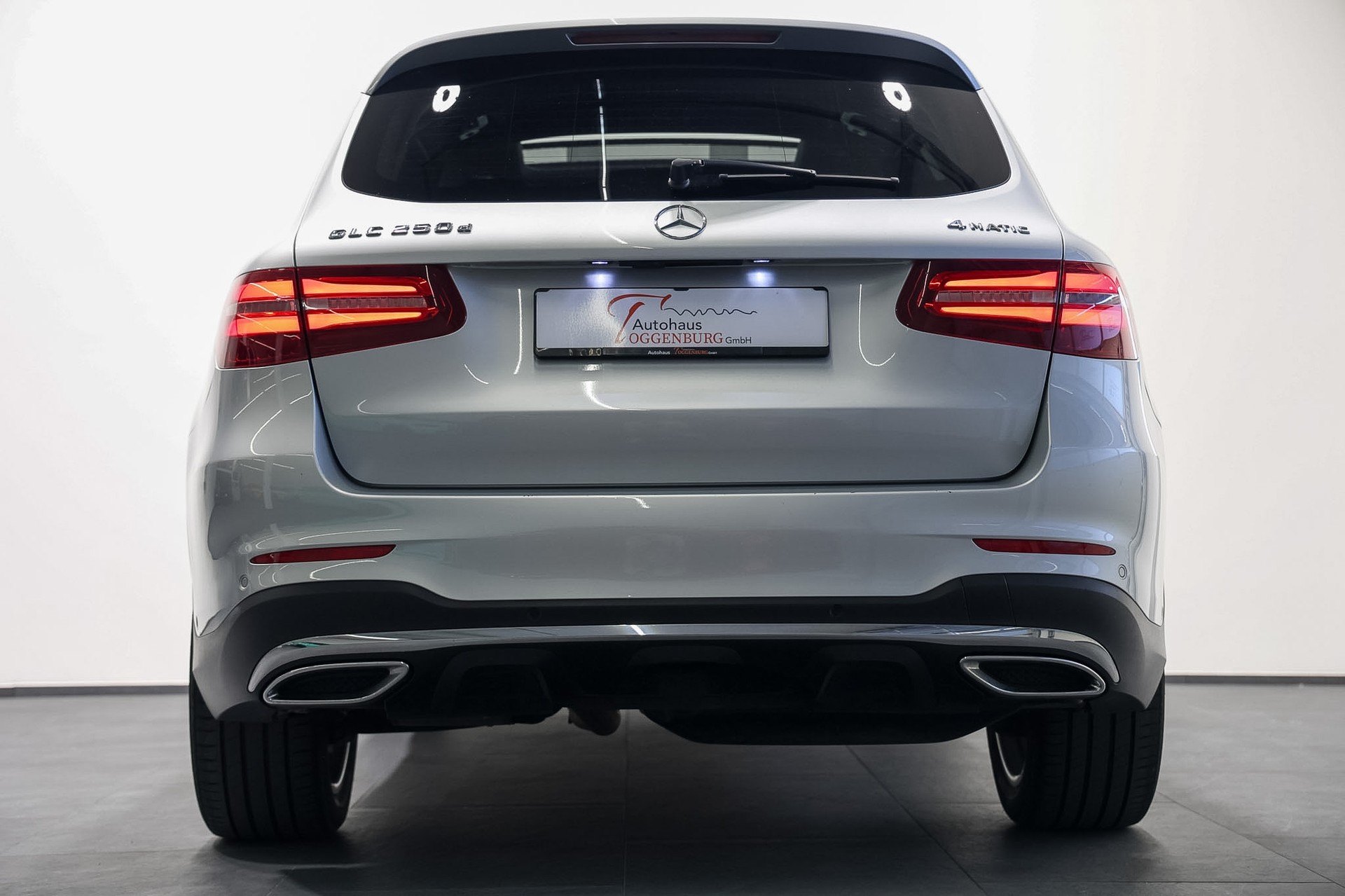 MERCEDES-BENZ GLC 250 d AMG Line 4Matic 9G-Tronic *CH-Fahrzeug*AHK 2500kg*-image-9