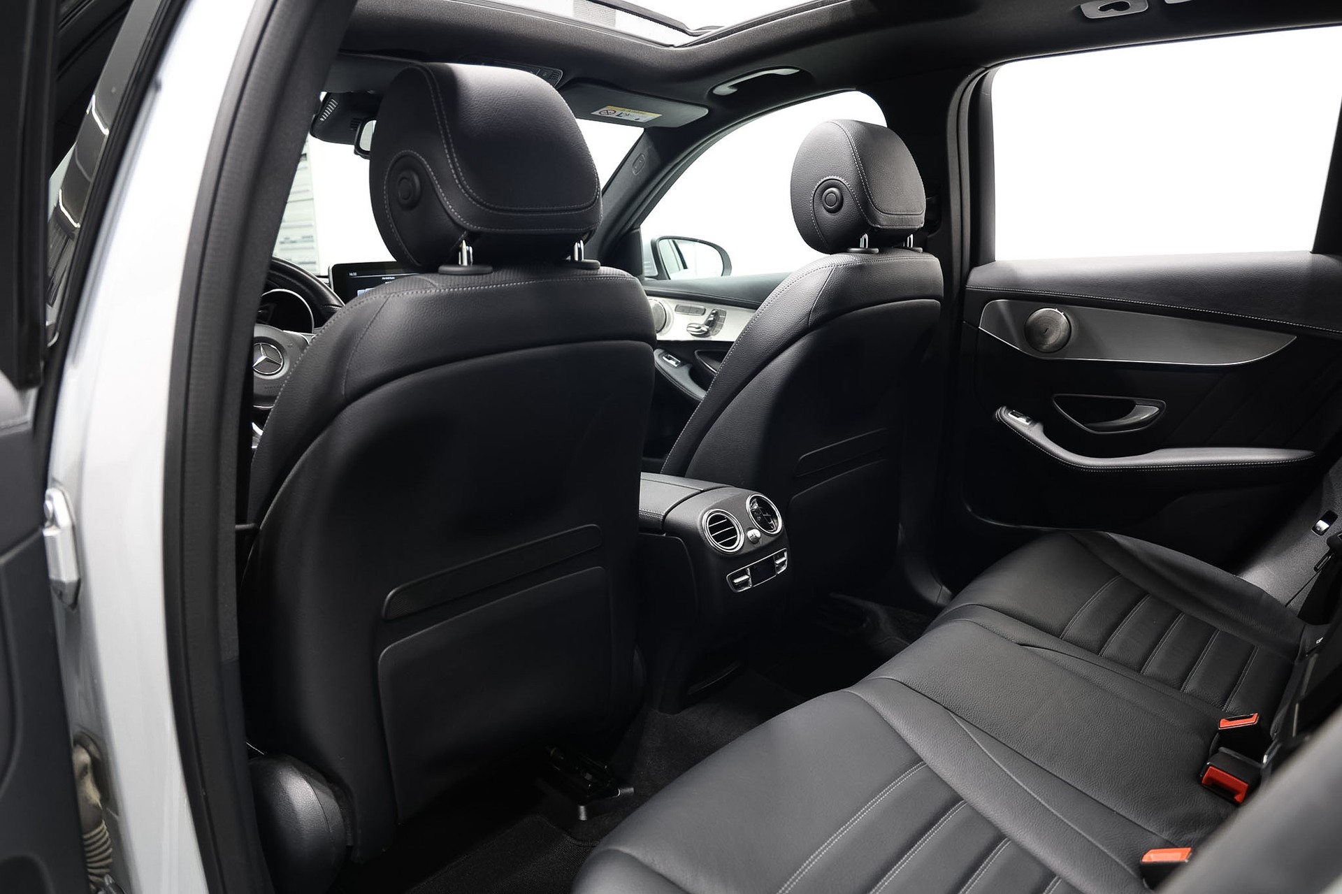 MERCEDES-BENZ GLC 250 d AMG Line 4Matic 9G-Tronic *CH-Fahrzeug*AHK 2500kg*-image-15