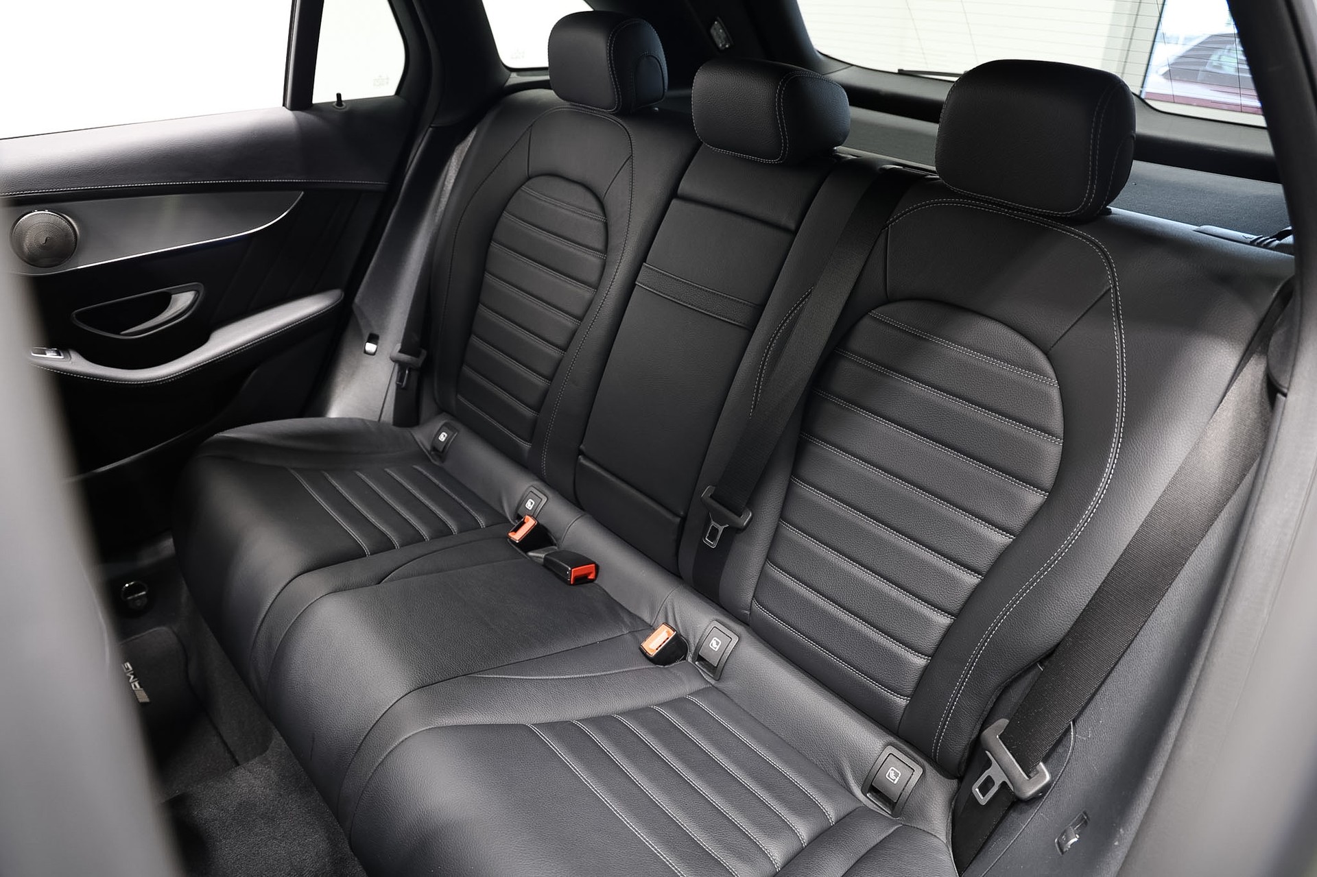 MERCEDES-BENZ GLC 250 d AMG Line 4Matic 9G-Tronic *CH-Fahrzeug*AHK 2500kg*-image-16