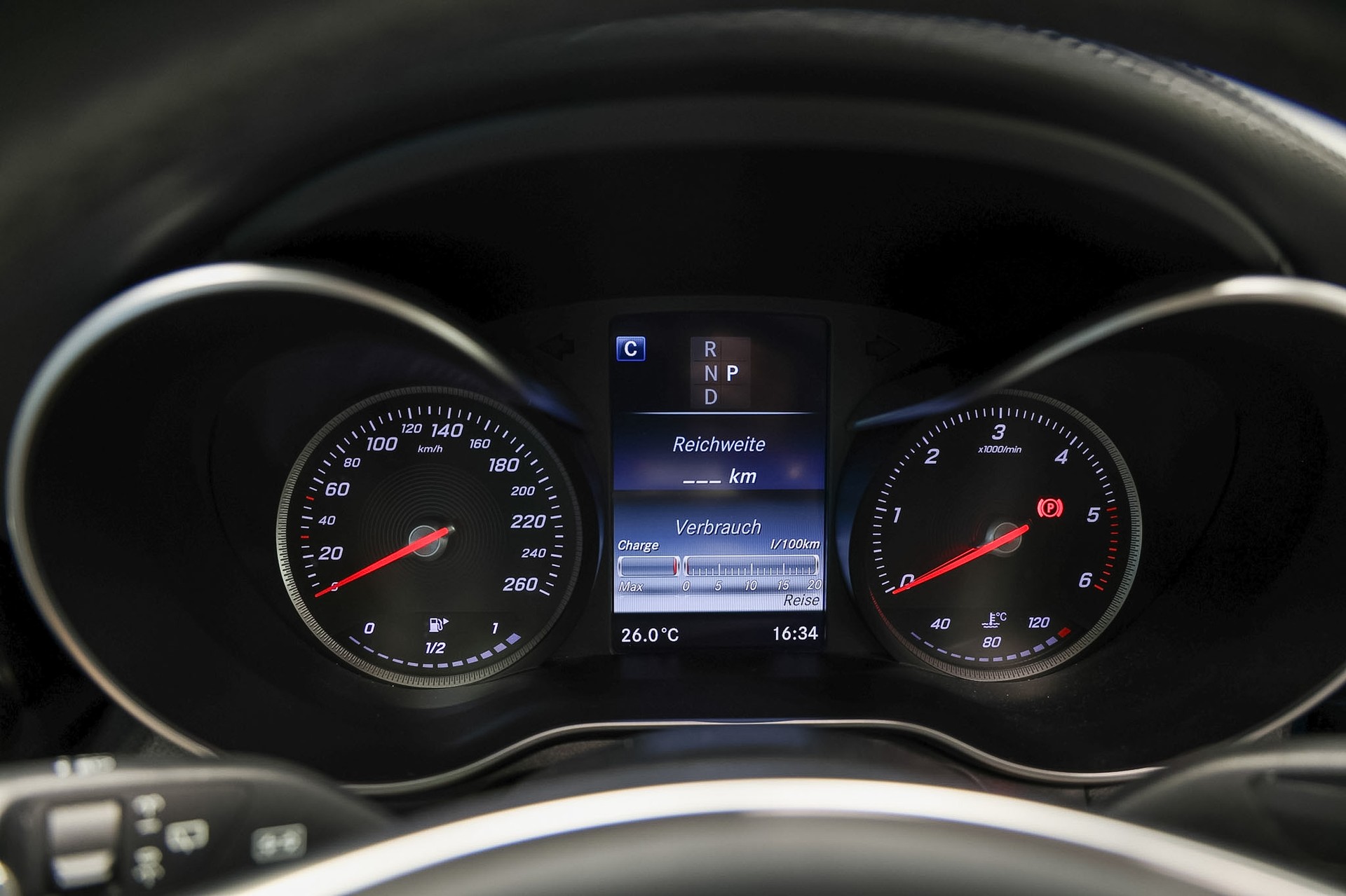 MERCEDES-BENZ GLC 250 d AMG Line 4Matic 9G-Tronic *CH-Fahrzeug*AHK 2500kg*-image-22