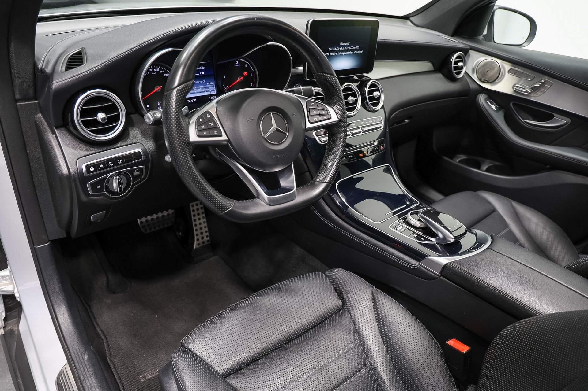 MERCEDES-BENZ GLC 250 d AMG Line 4Matic 9G-Tronic *CH-Fahrzeug*AHK 2500kg*-image-12